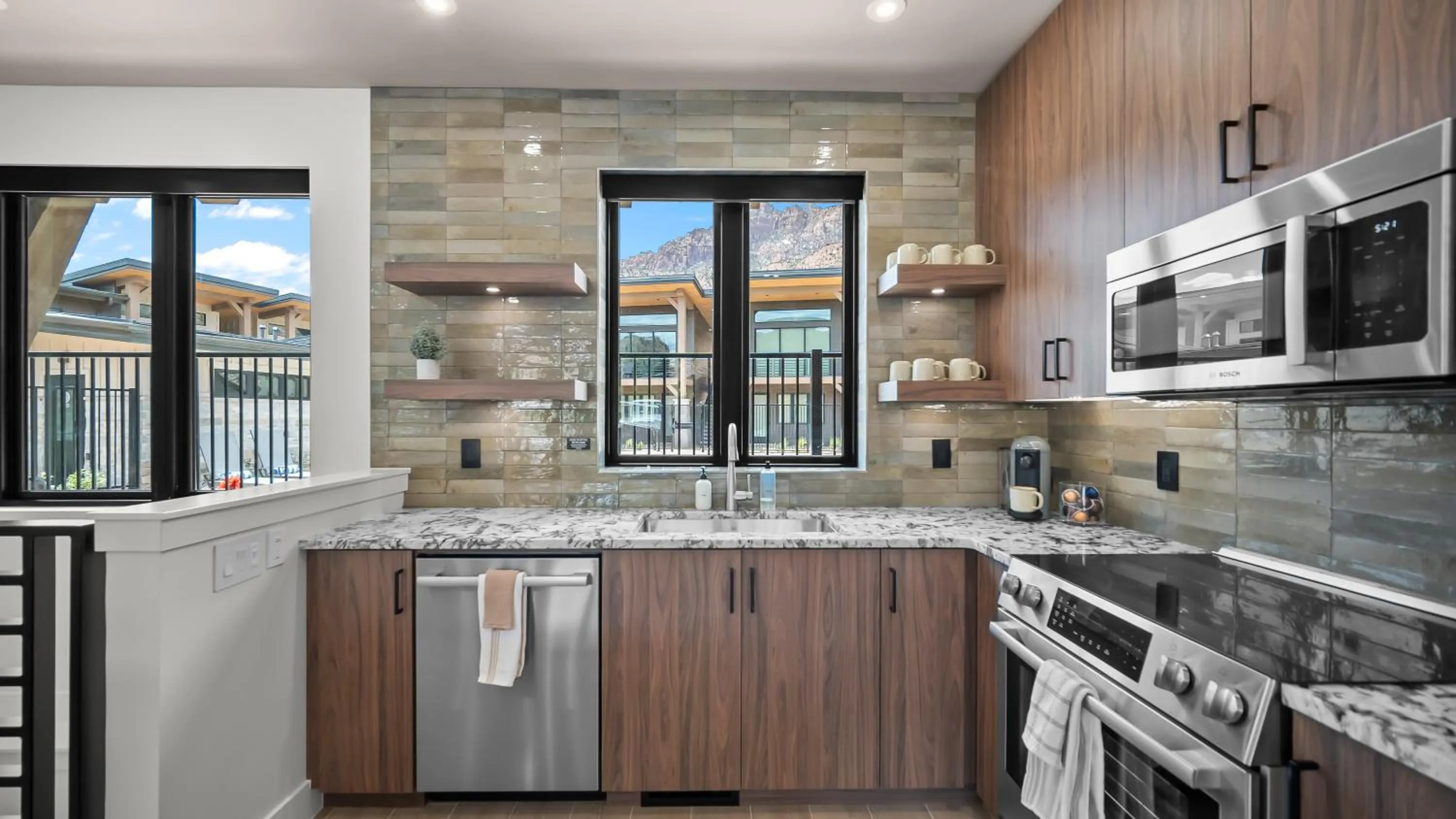 Coffee/tea facilities in Montclair at Zion