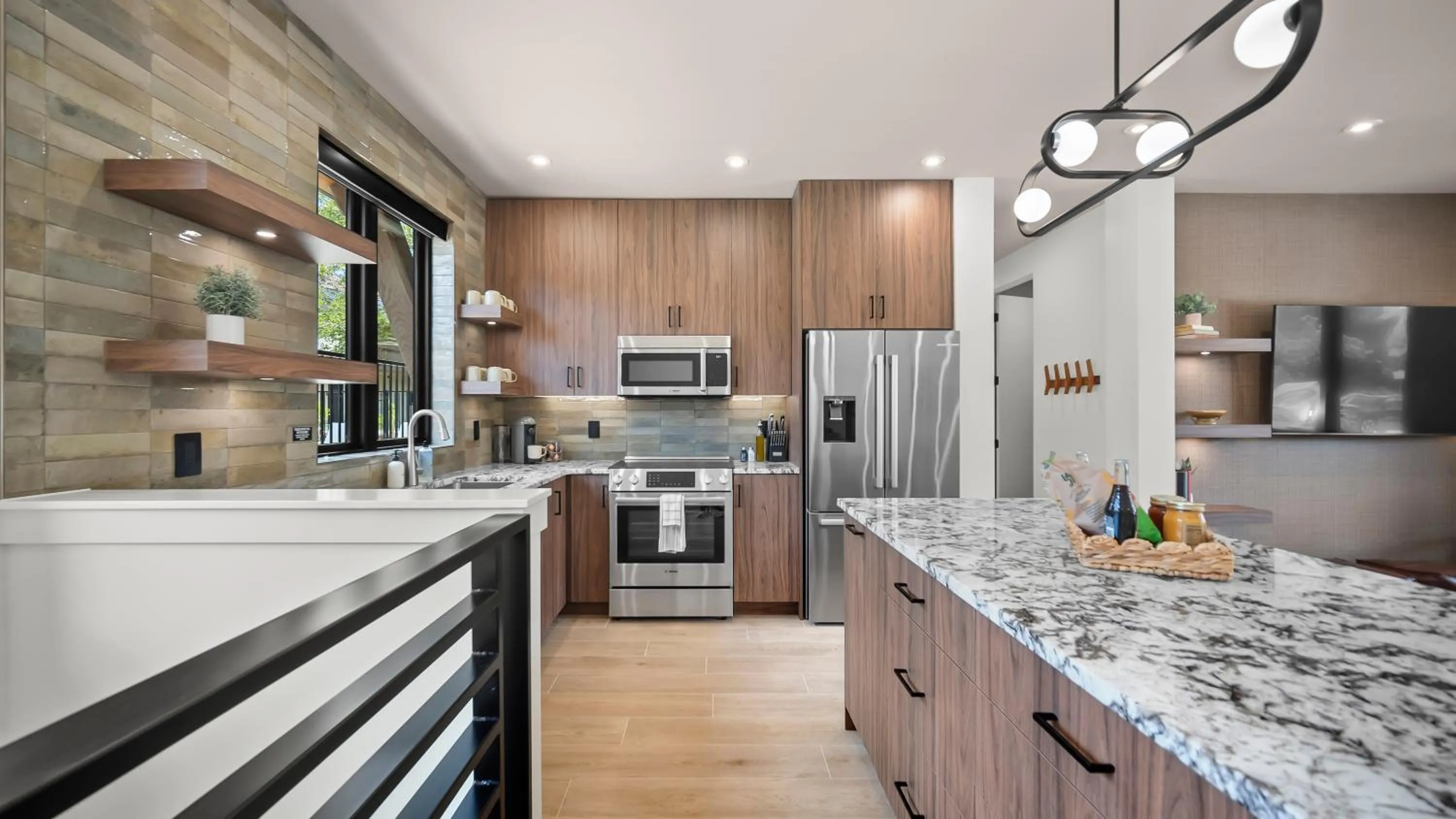 TV and multimedia in Montclair at Zion