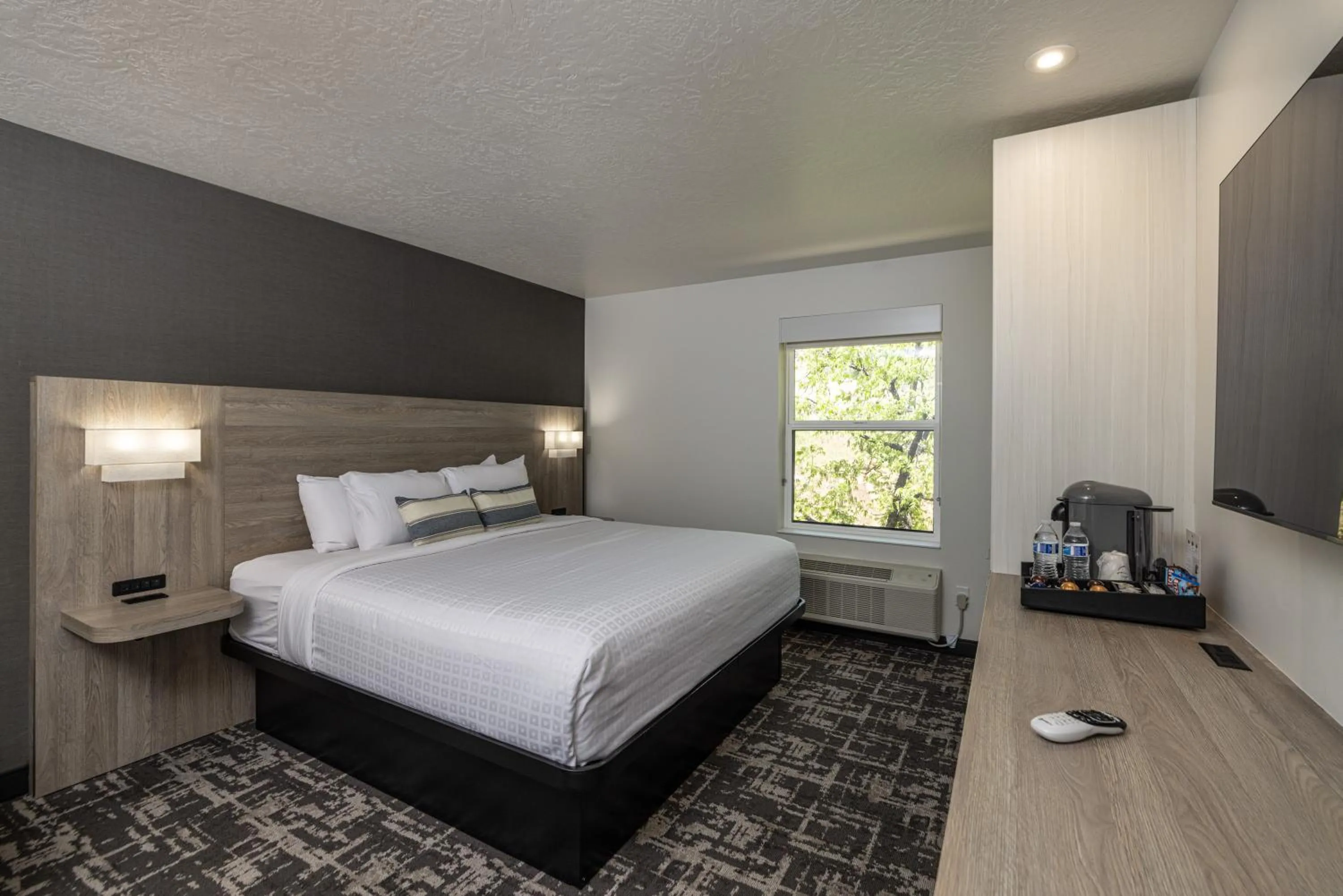 Bed in Montclair at Zion