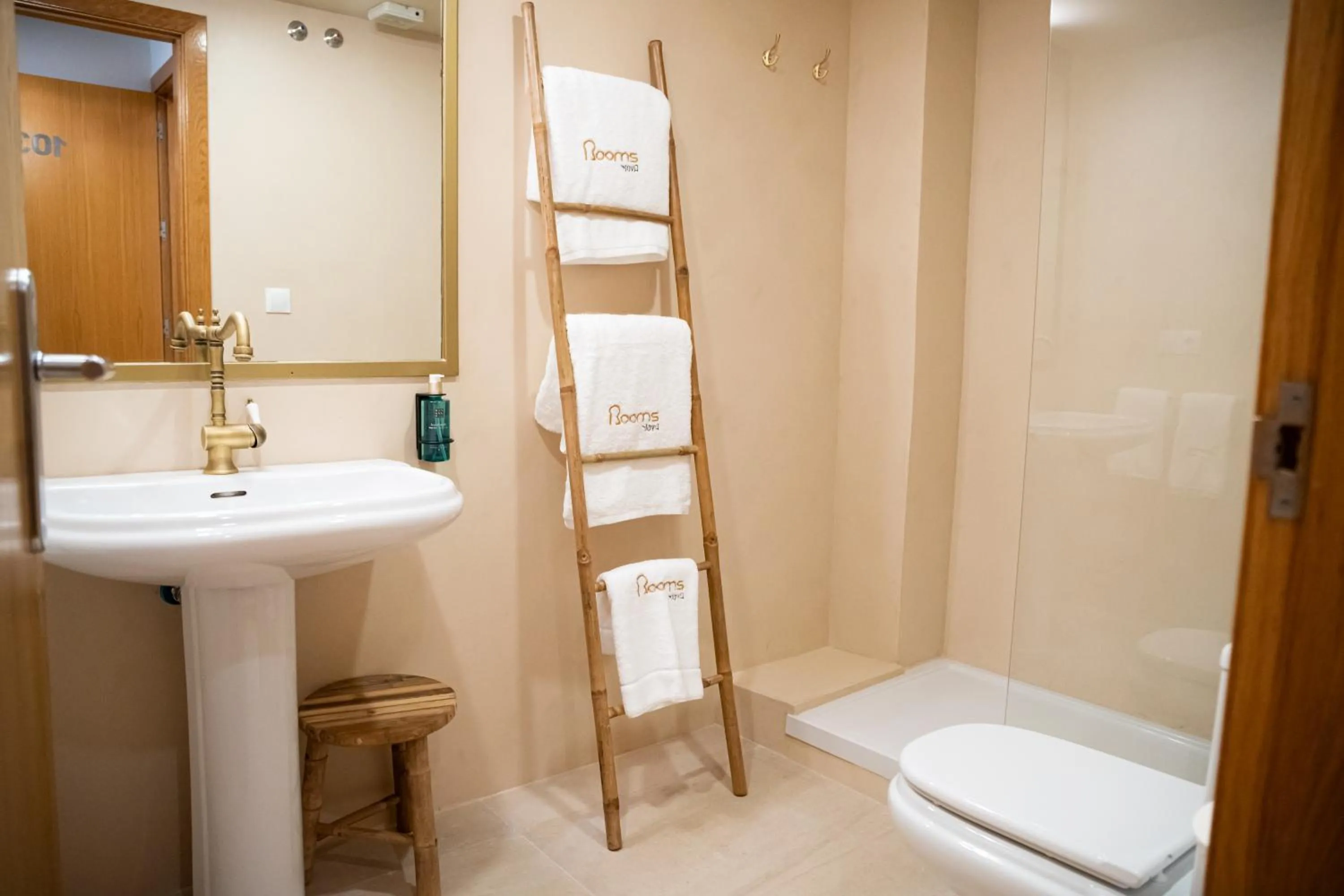 Bathroom in Rooms by JovA