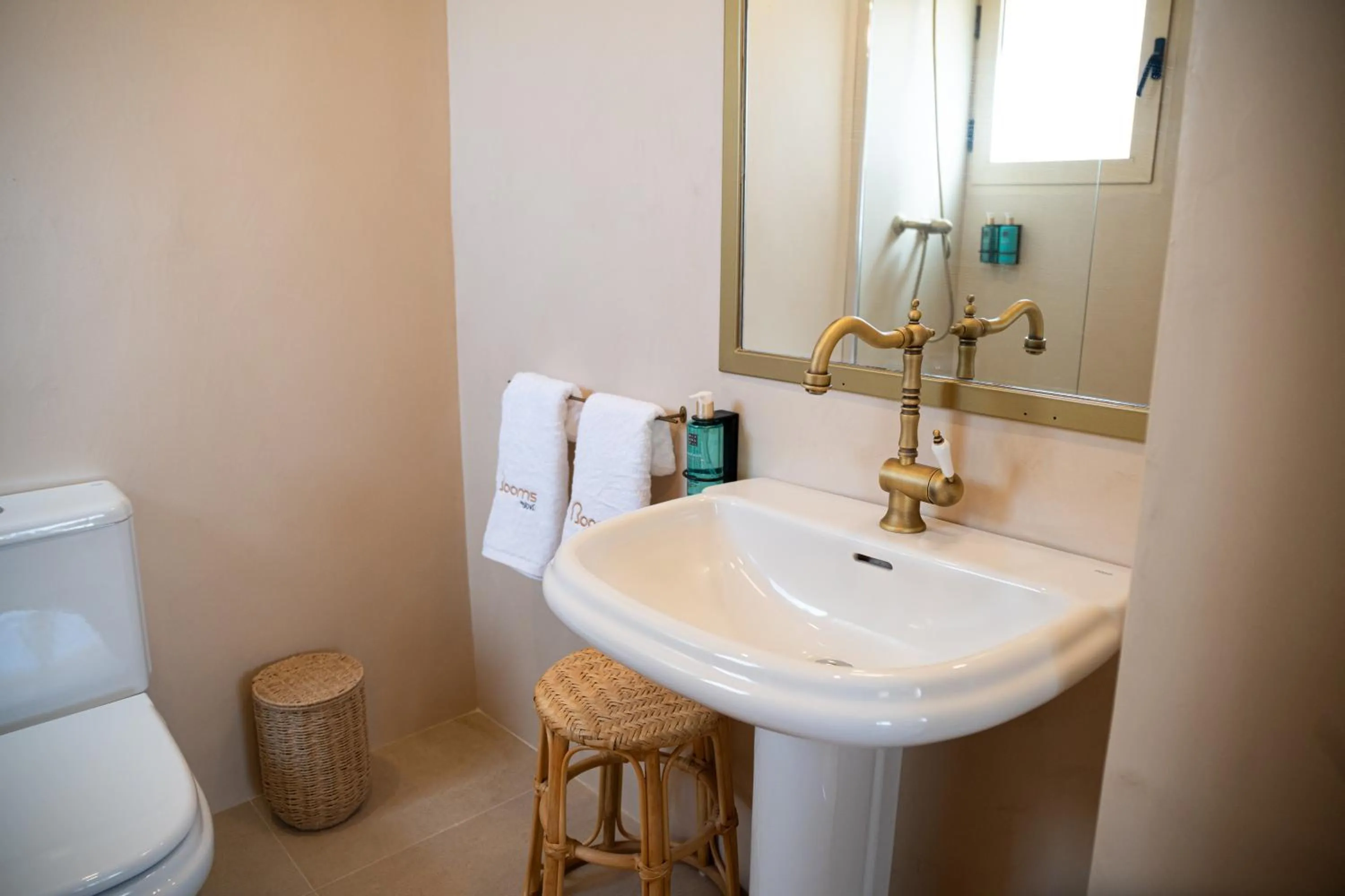 Bathroom in Rooms by JovA