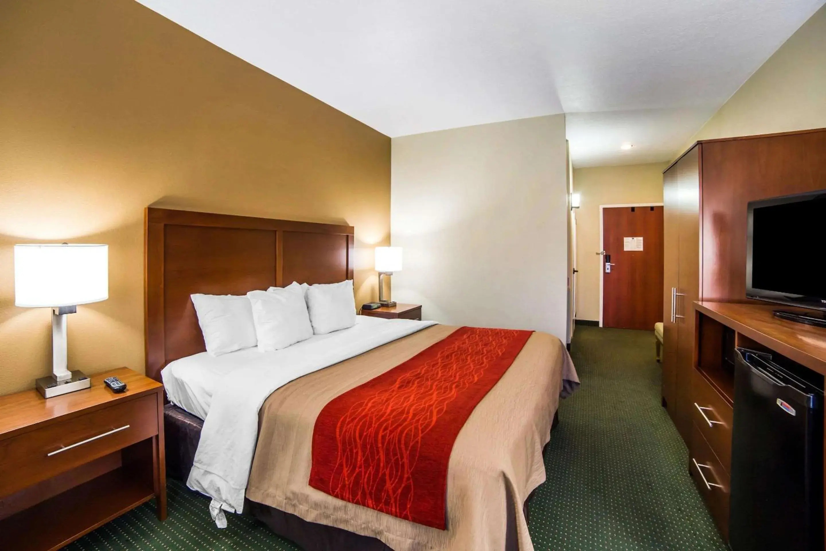 Photo of the whole room, Bed in Quality Inn Draper near Salt Lake City Photo of the whole room, Bed in Quality Inn Draper near Salt Lake City