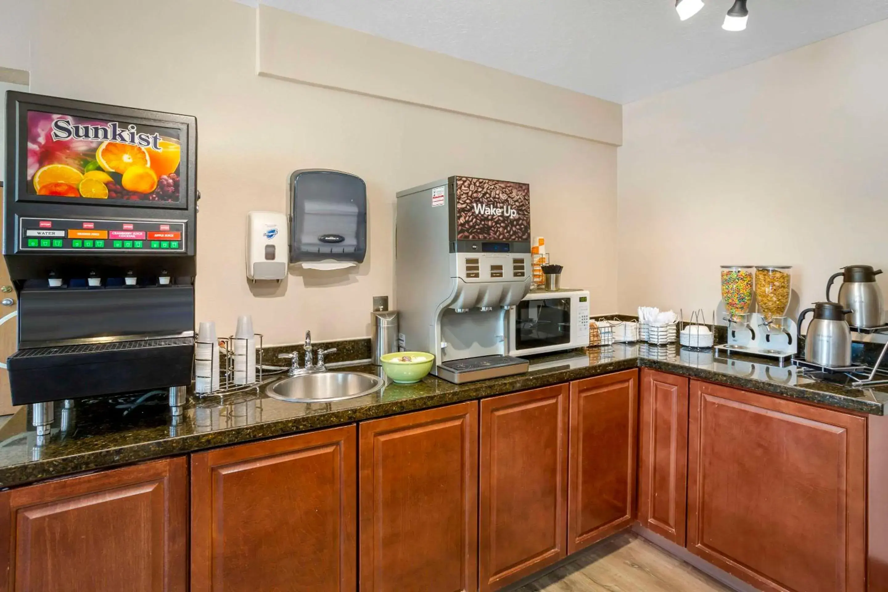 Breakfast in Quality Inn Logan near University Breakfast in Quality Inn Logan near University