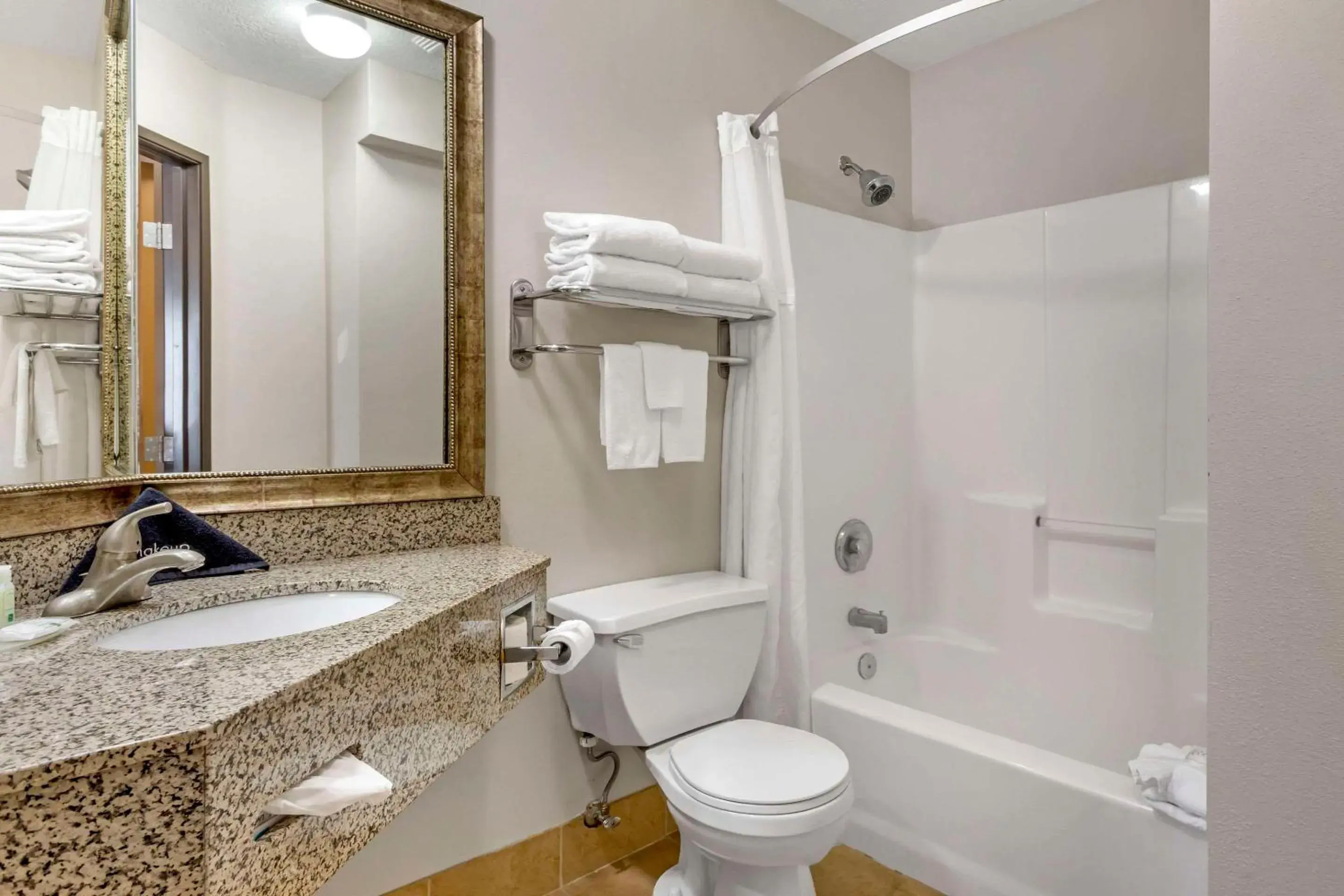 Bedroom in Quality Inn Logan near University Bedroom in Quality Inn Logan near University