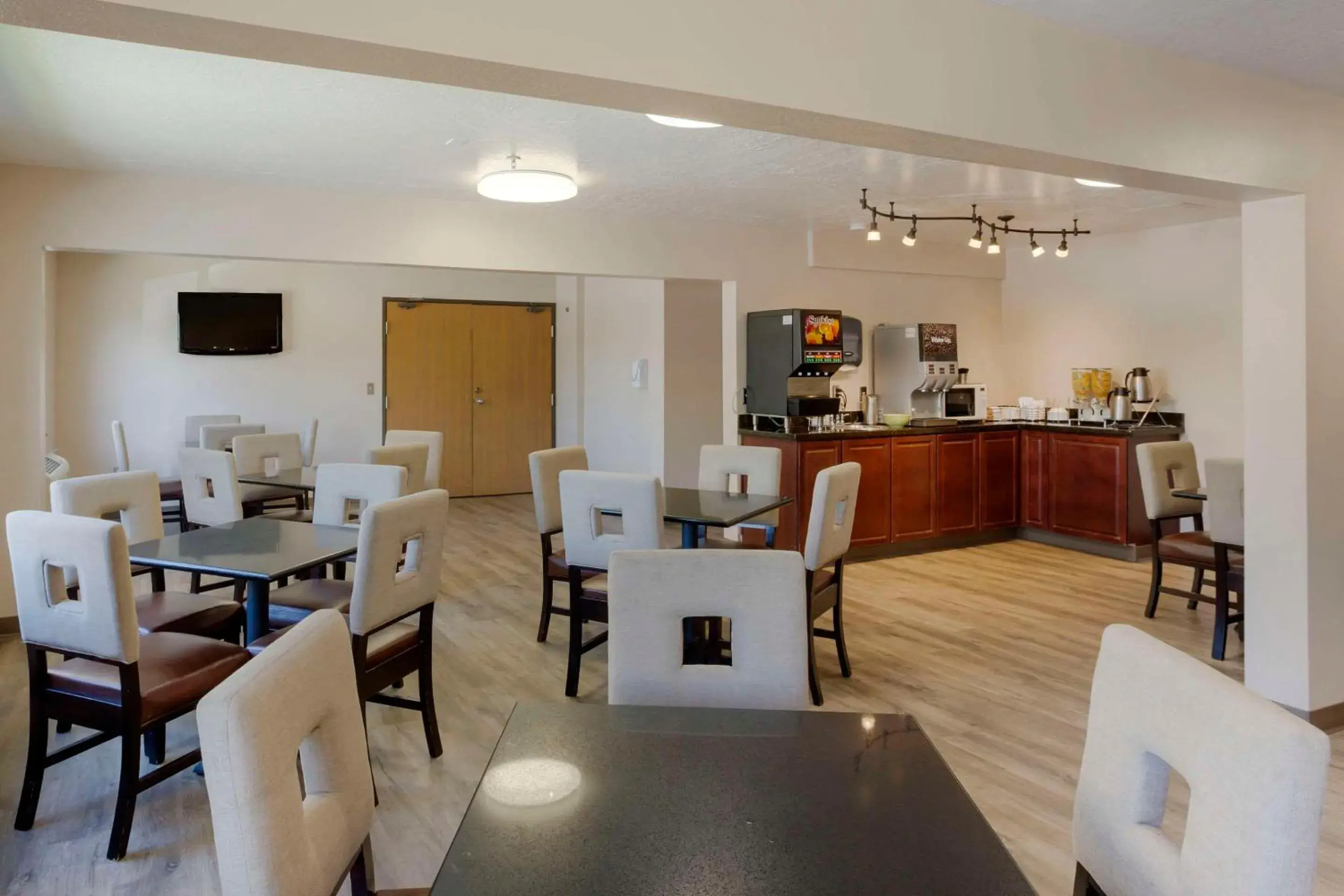 Breakfast in Quality Inn Logan near University Breakfast in Quality Inn Logan near University