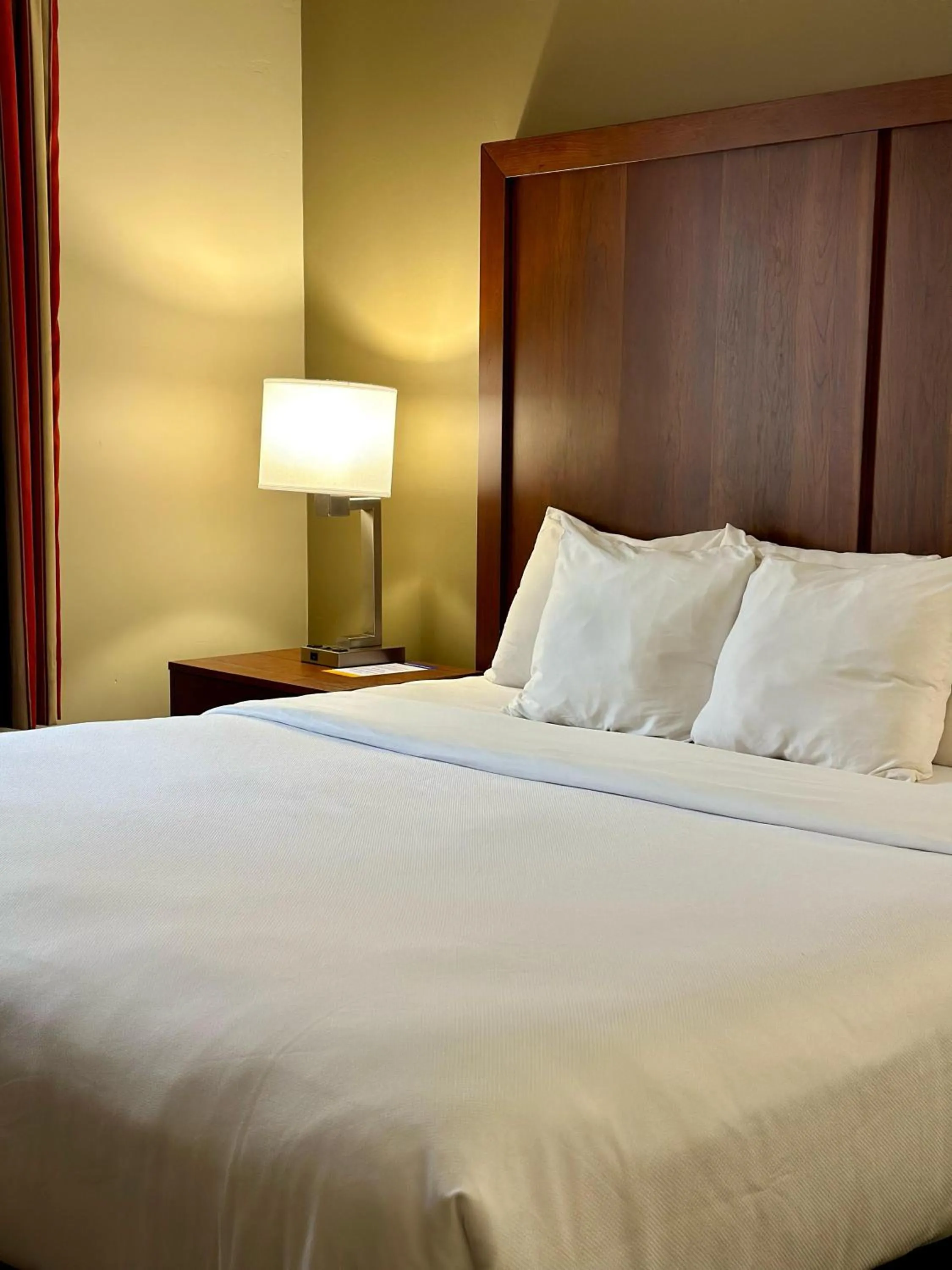 Bed in Comfort Inn Ogden near Event Center