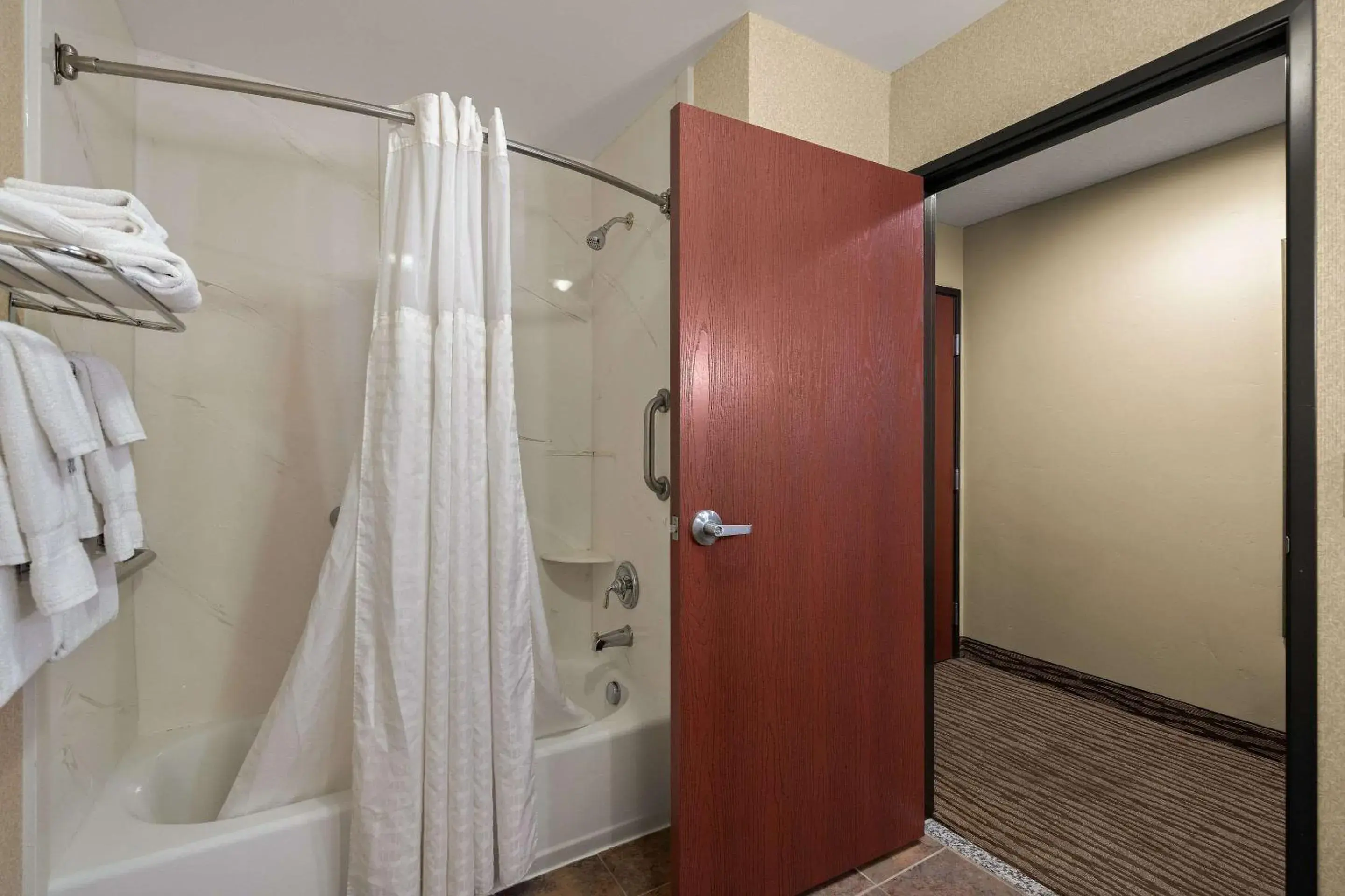 Bedroom in Comfort Inn Ogden near Event Center Bedroom in Comfort Inn Ogden near Event Center