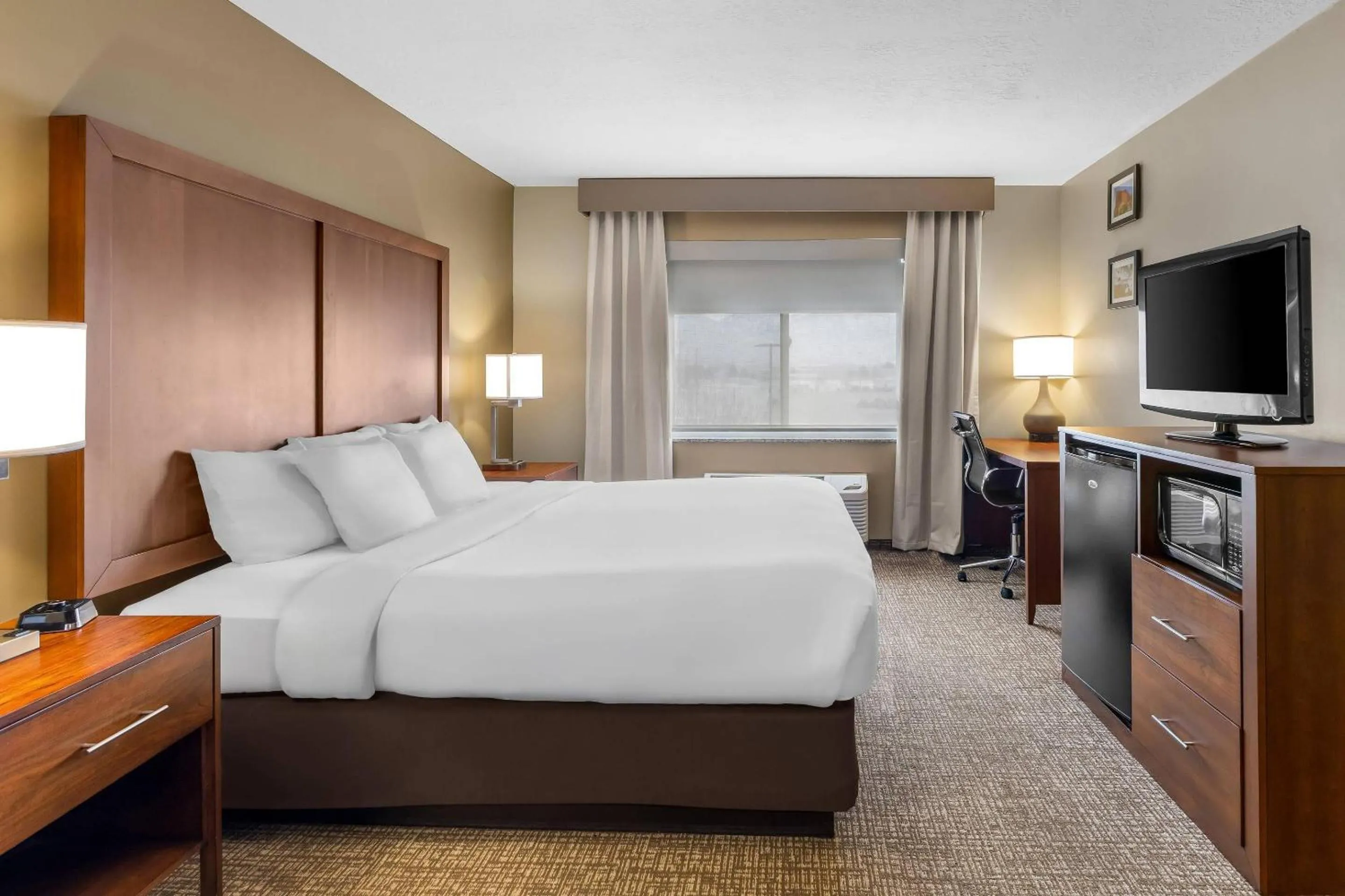 Bedroom, Bed in Comfort Inn Ogden near Event Center