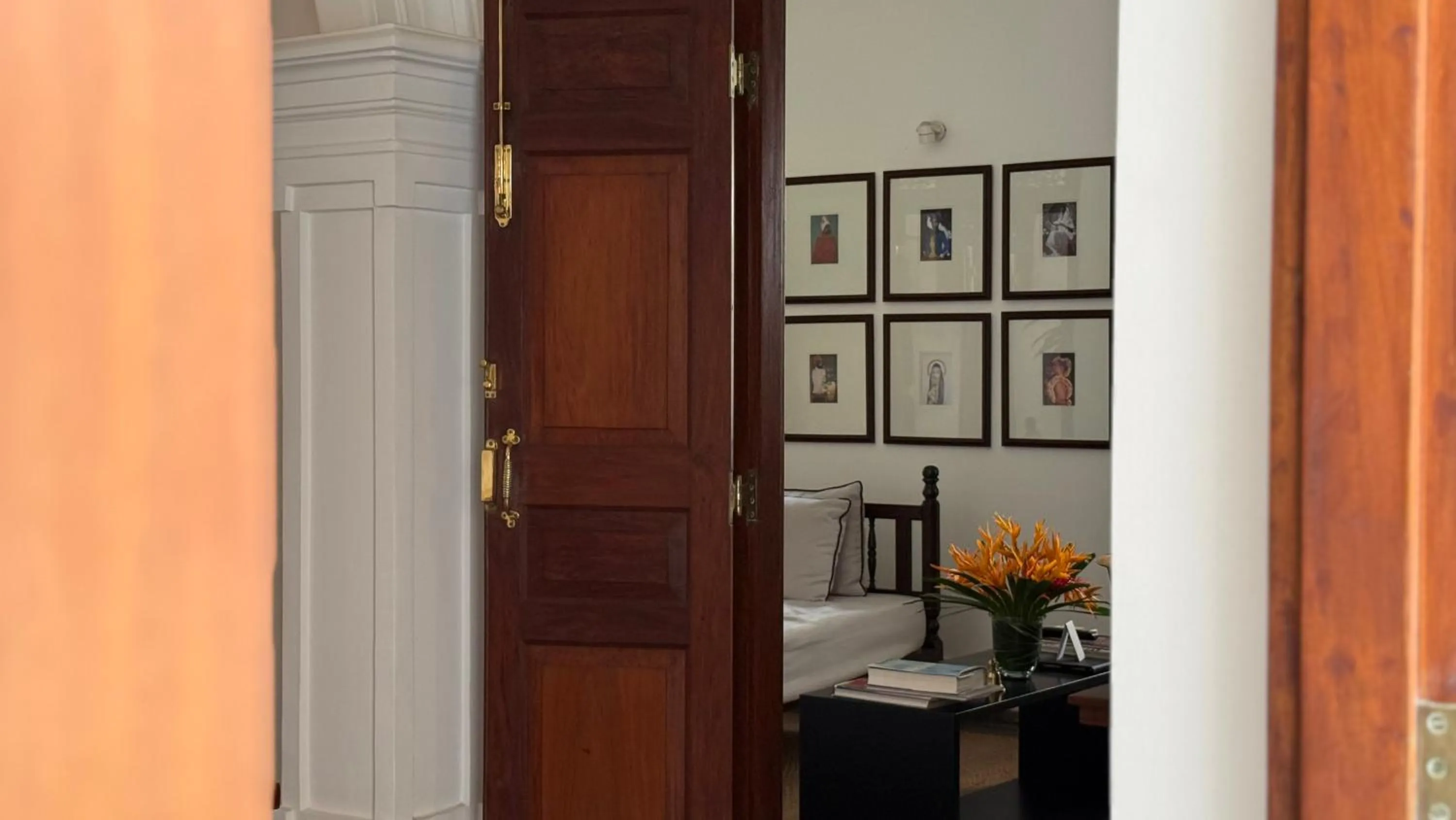 wardrobe in Nyne Hotels Leela Walauwwa - Bentota