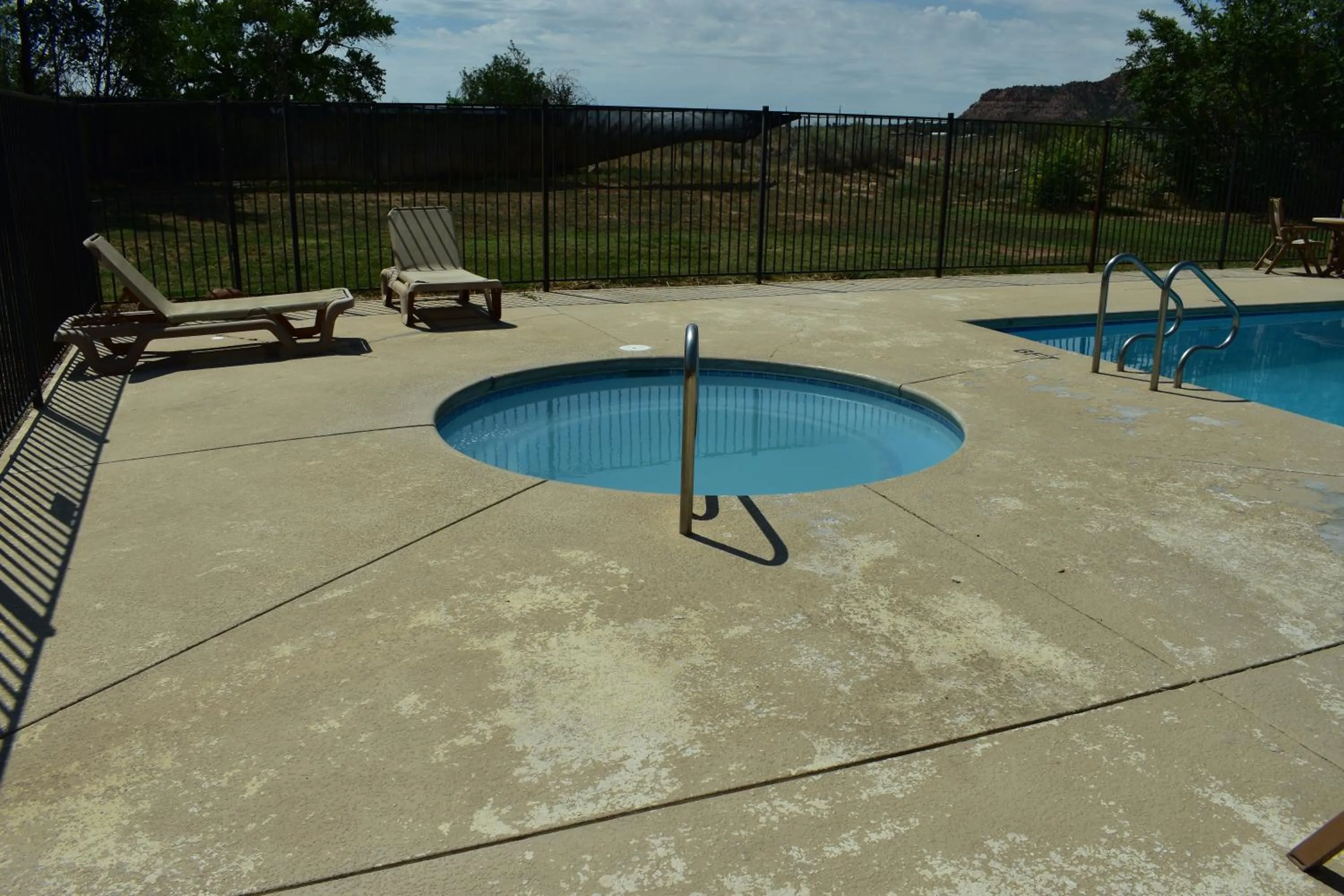 Pool view in Rodeway Inn