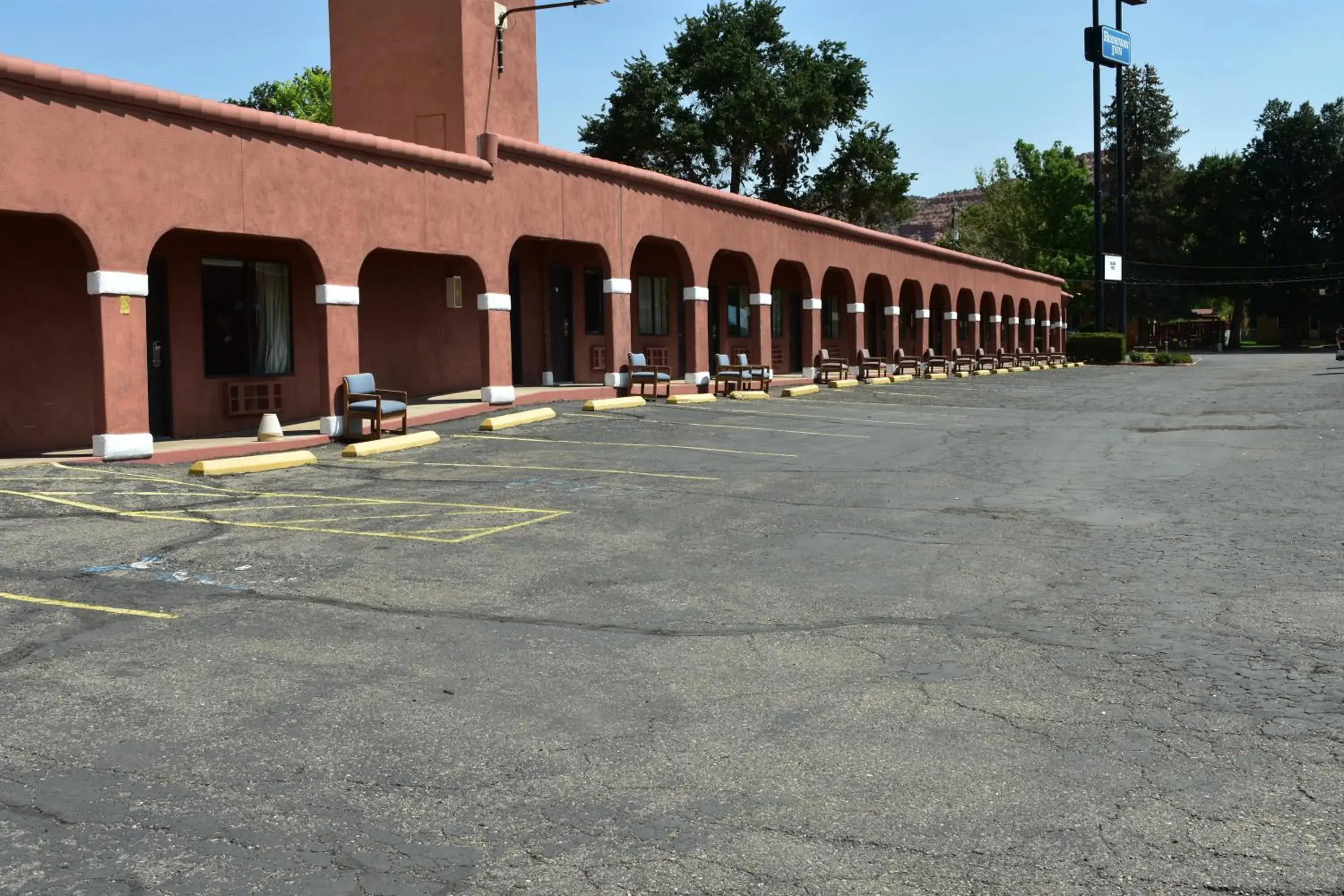 Property building in Rodeway Inn Property building in Rodeway Inn