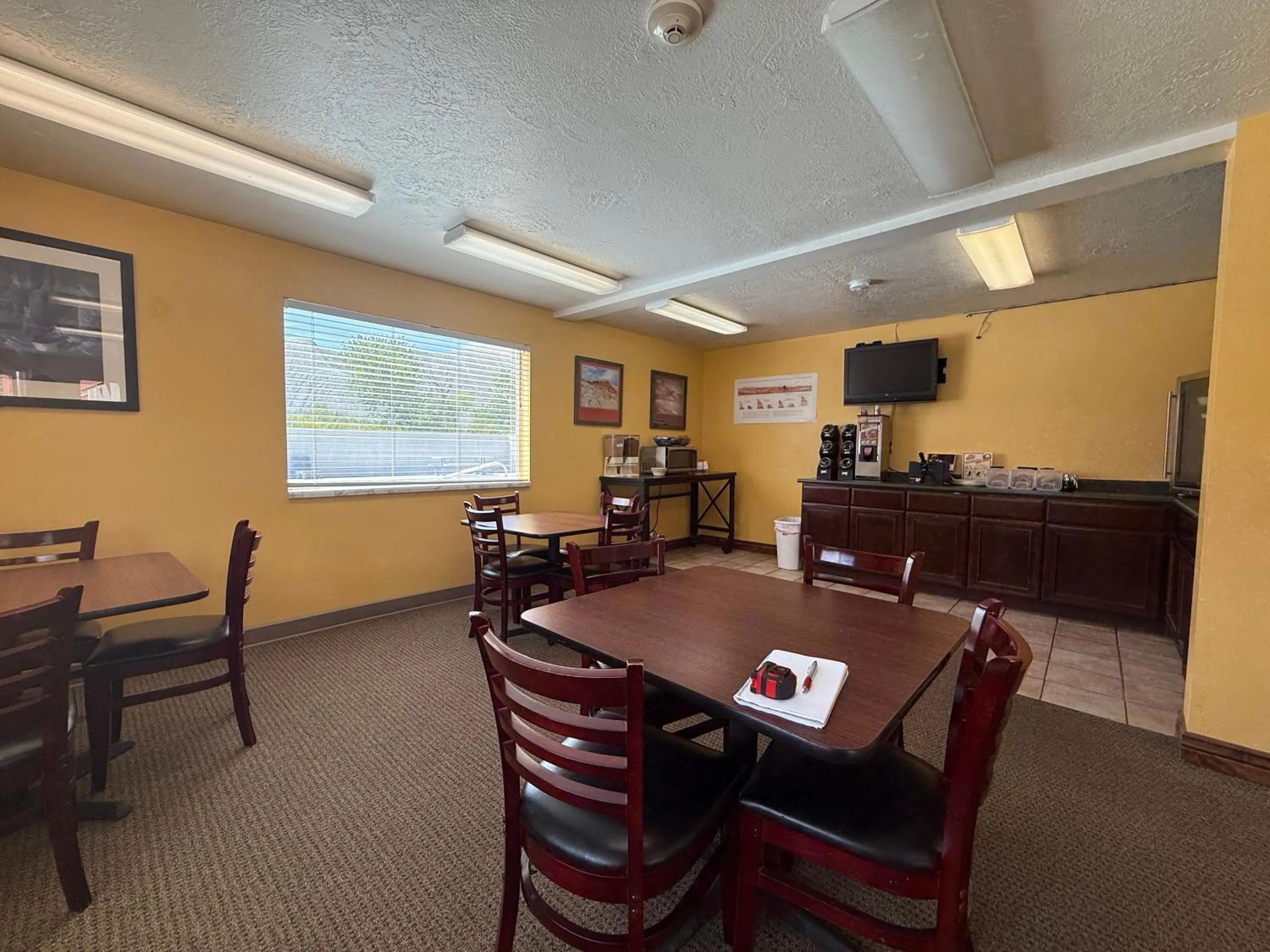 Breakfast in Cathedral Valley Inn