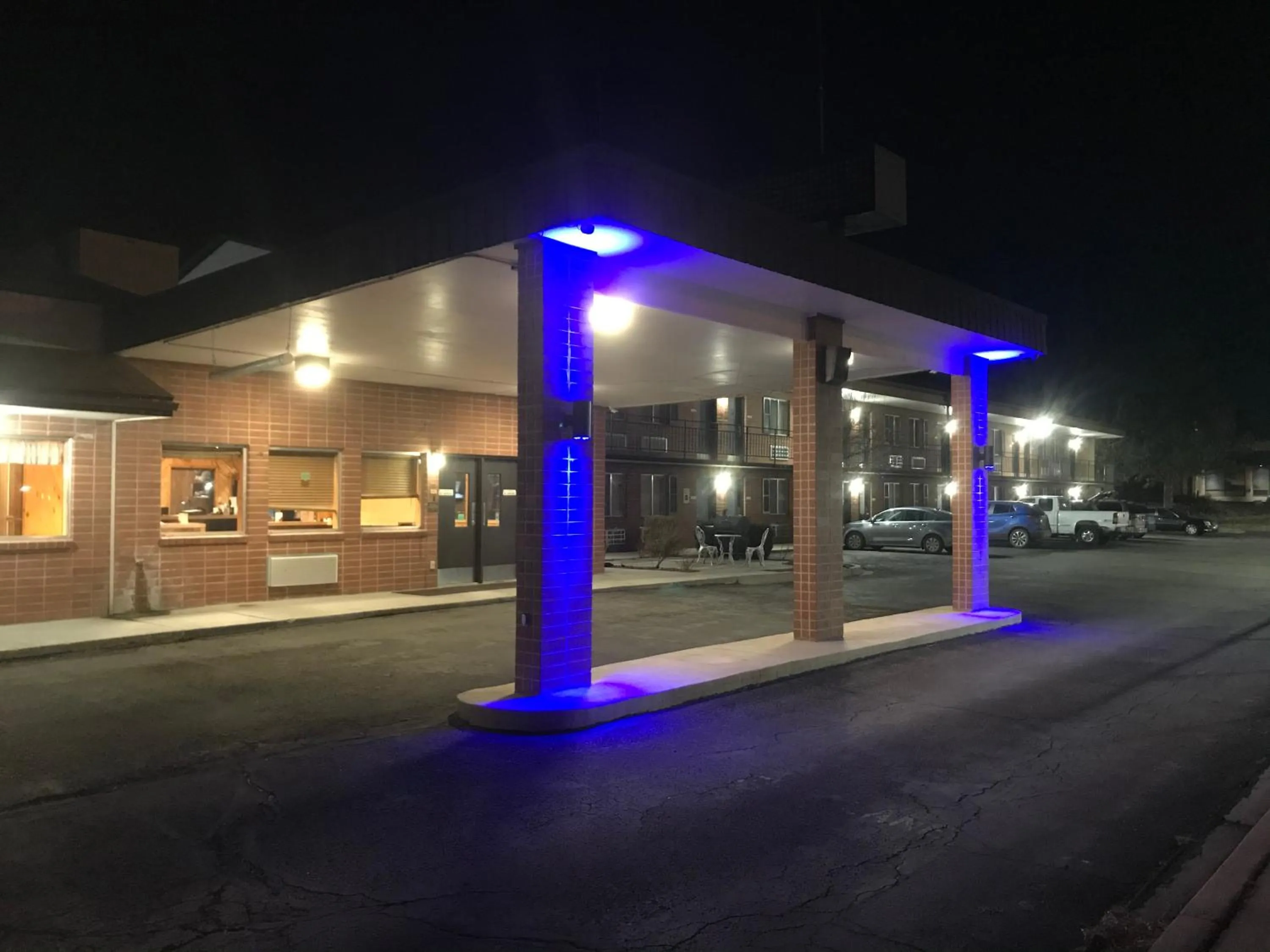 Parking in Econo Lodge Salina Scenic Route 89 & I-70