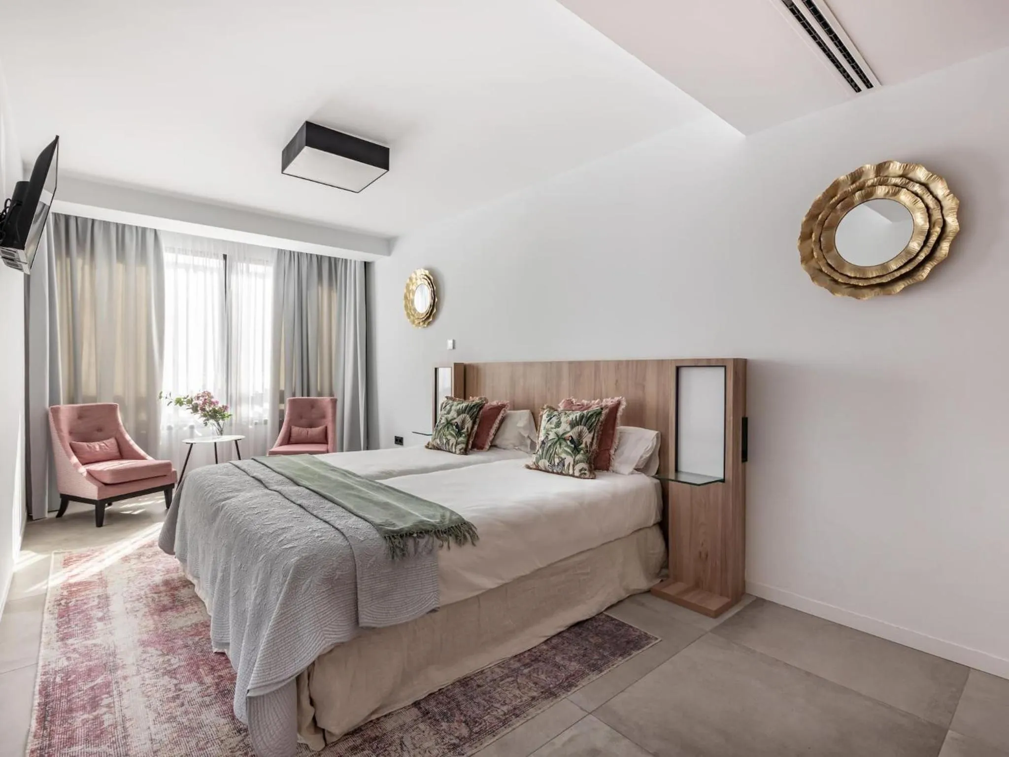 Bed in Luxury Alhambra Penthouse Collection