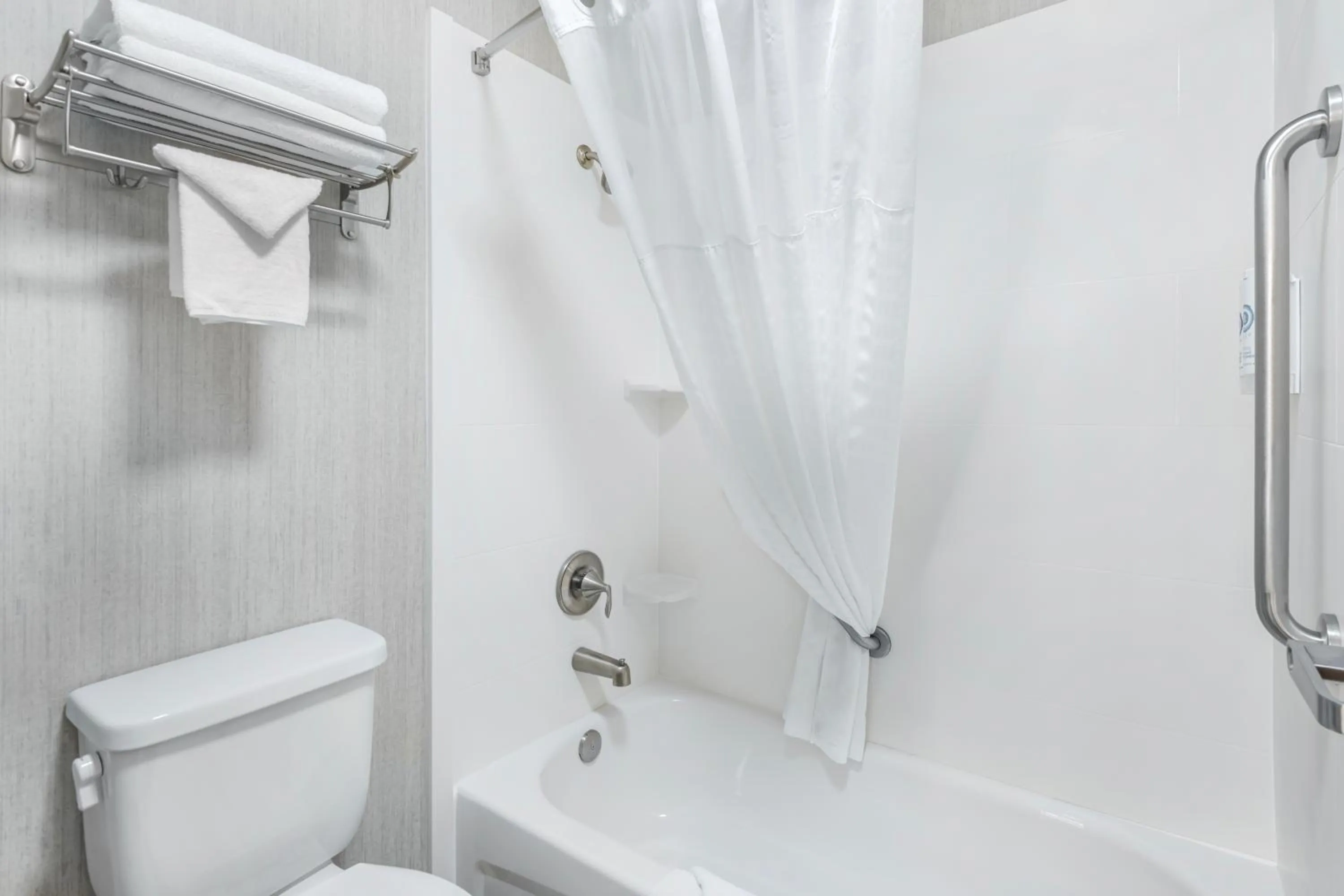 Bathroom in Comfort Inn Green River National Park Area