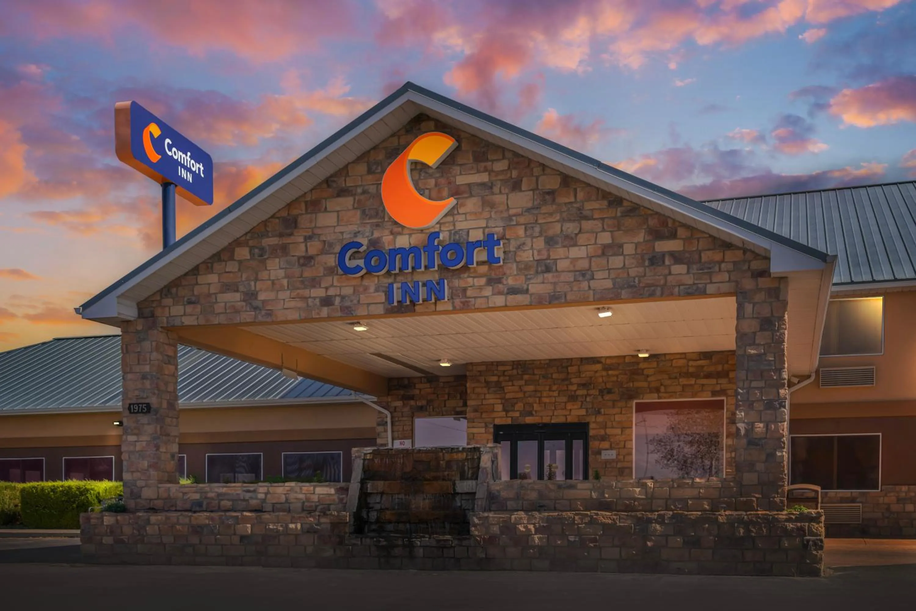 Property building in Comfort Inn Green River National Park Area