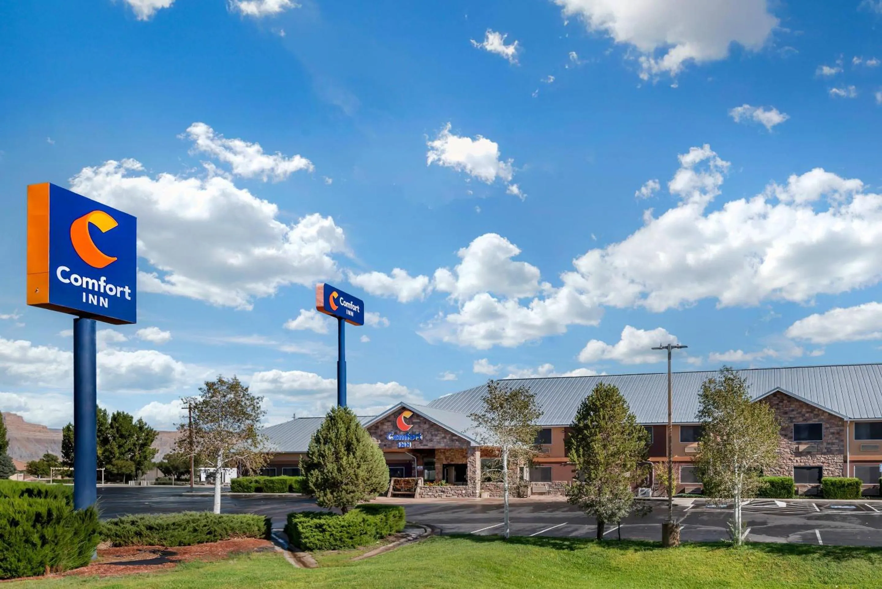 Property building in Comfort Inn Green River National Park Area