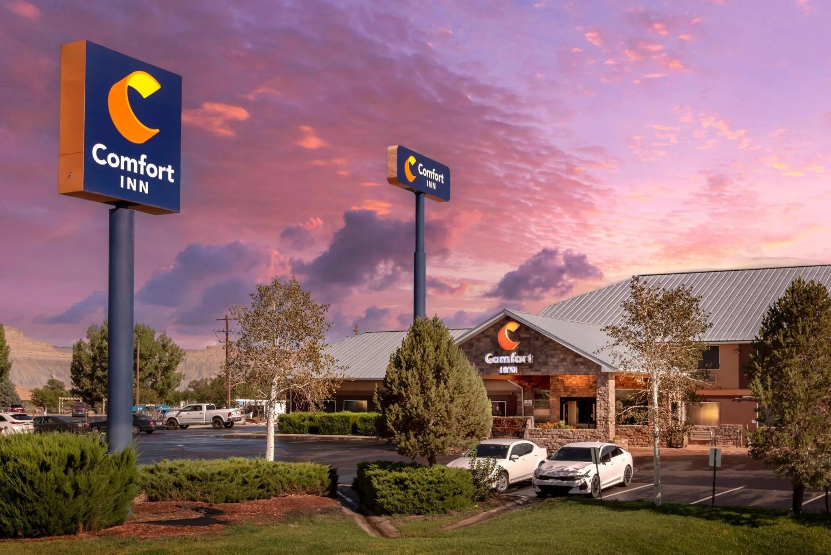 Property building in Comfort Inn Green River National Park Area