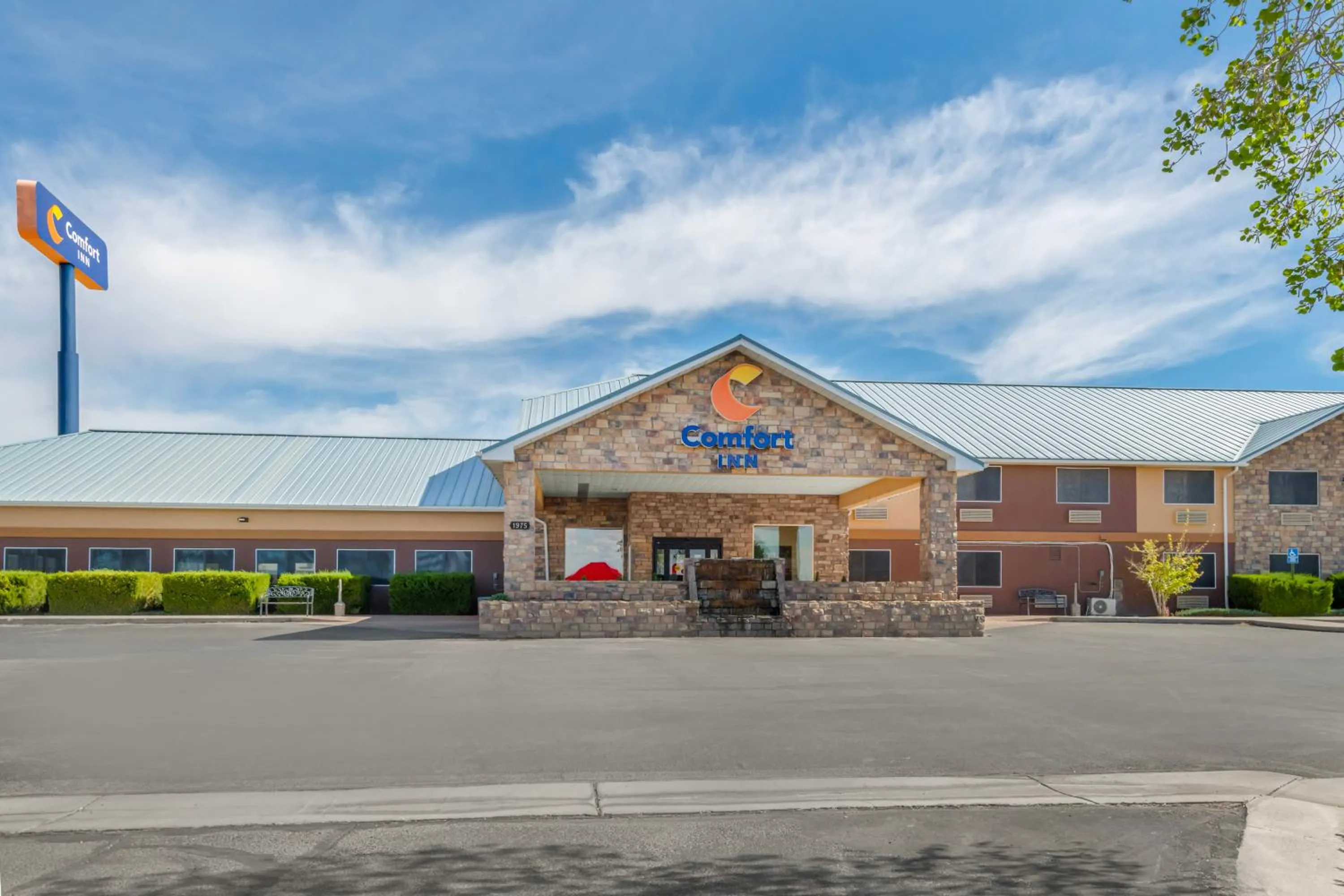 Property building in Comfort Inn Green River National Park Area