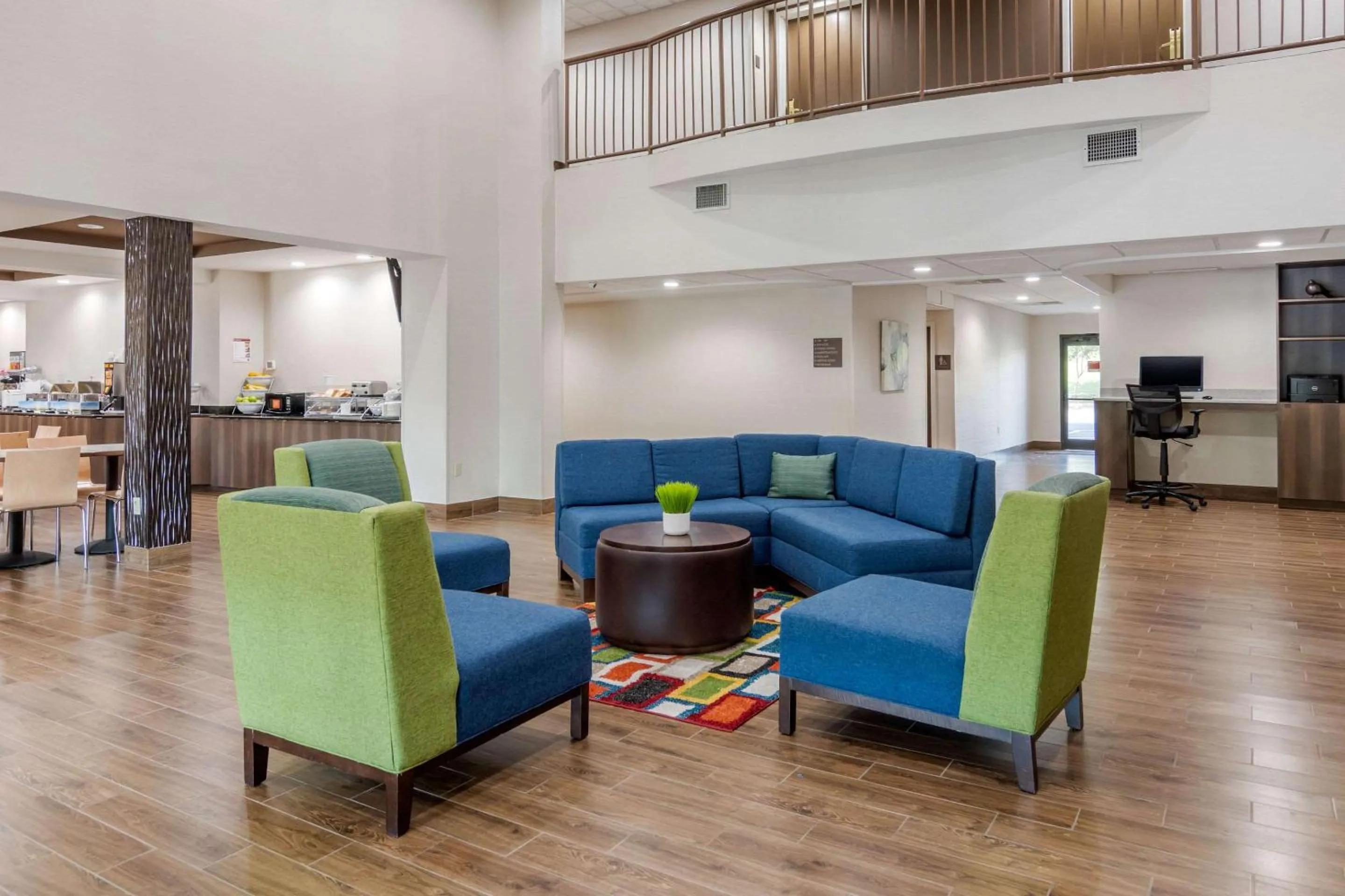 Lobby or reception in Comfort Suites Southpark