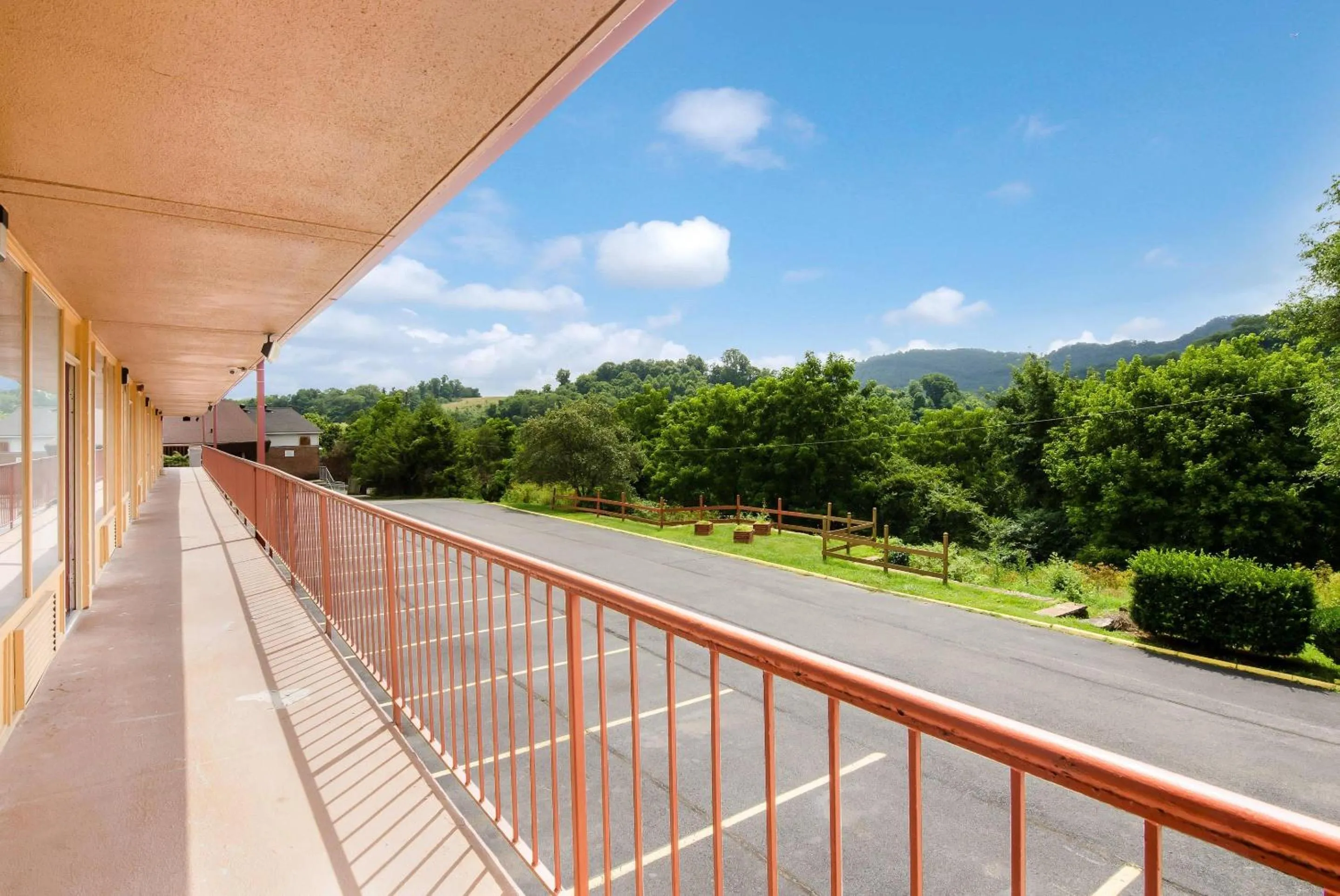 Property building in Econo Lodge Marion I-81