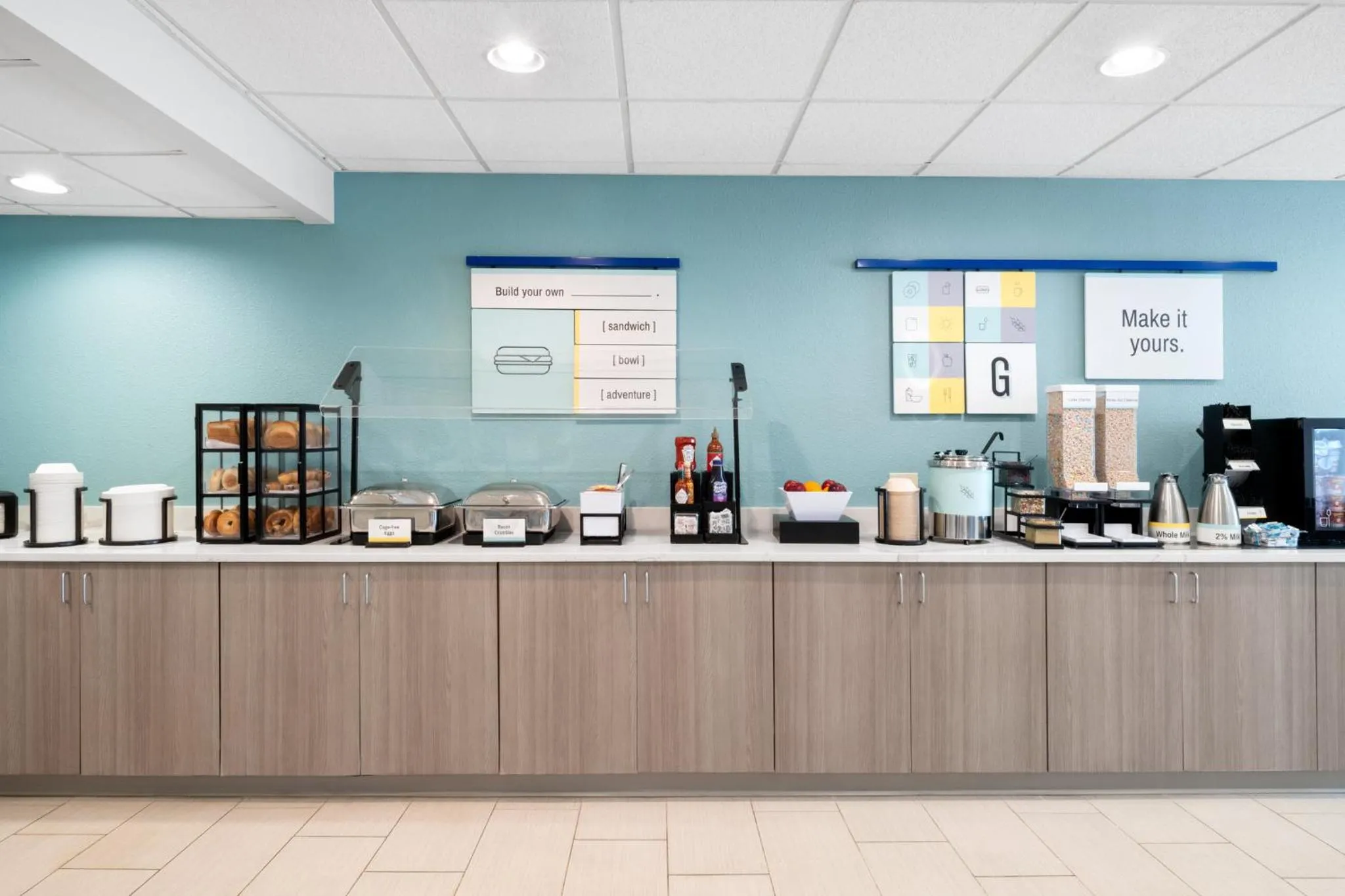 Breakfast in Garner Hotel Virginia Beach North by IHG