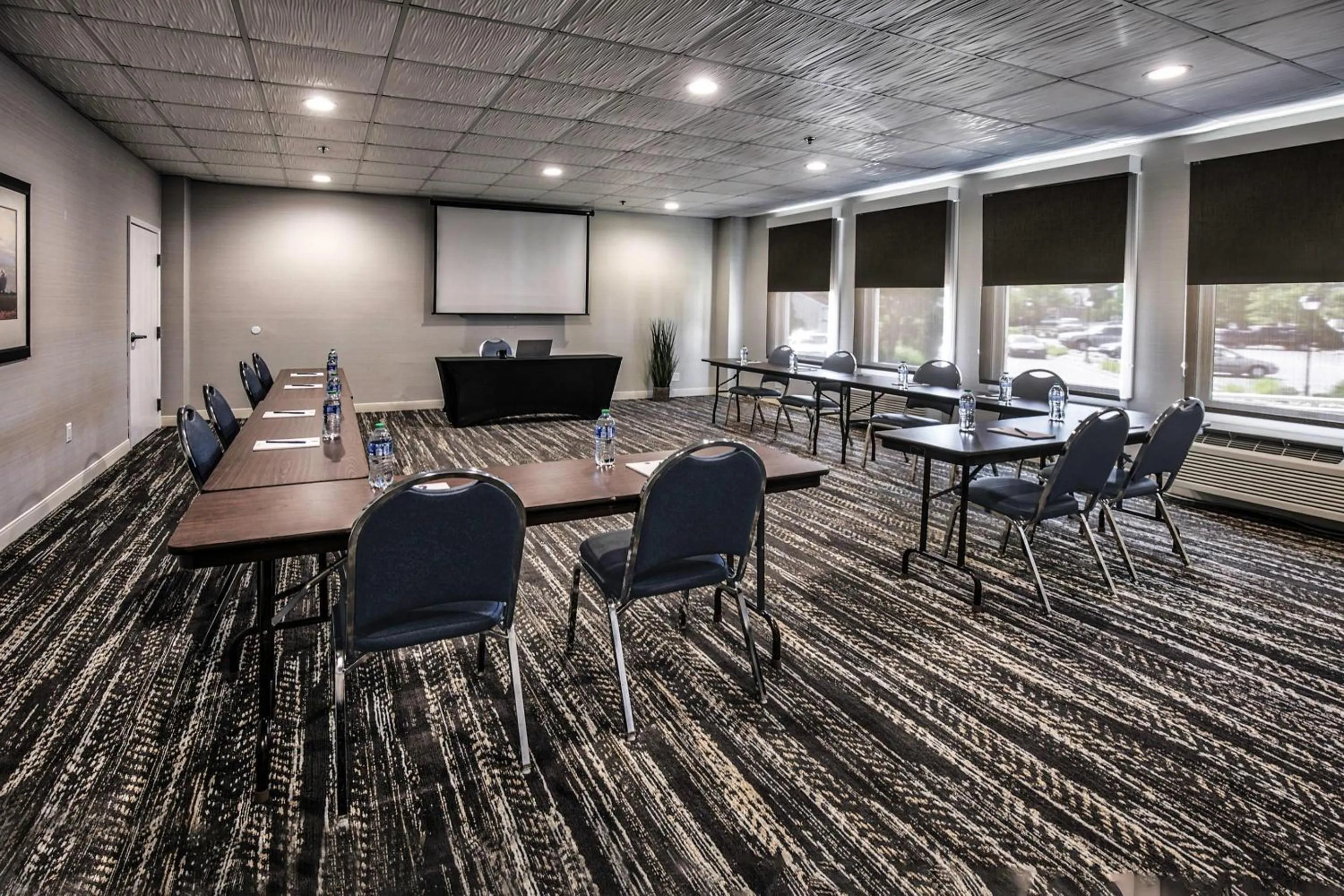 Meeting/conference room in Comfort Suites Chincoteague Island Bayfront Resort
