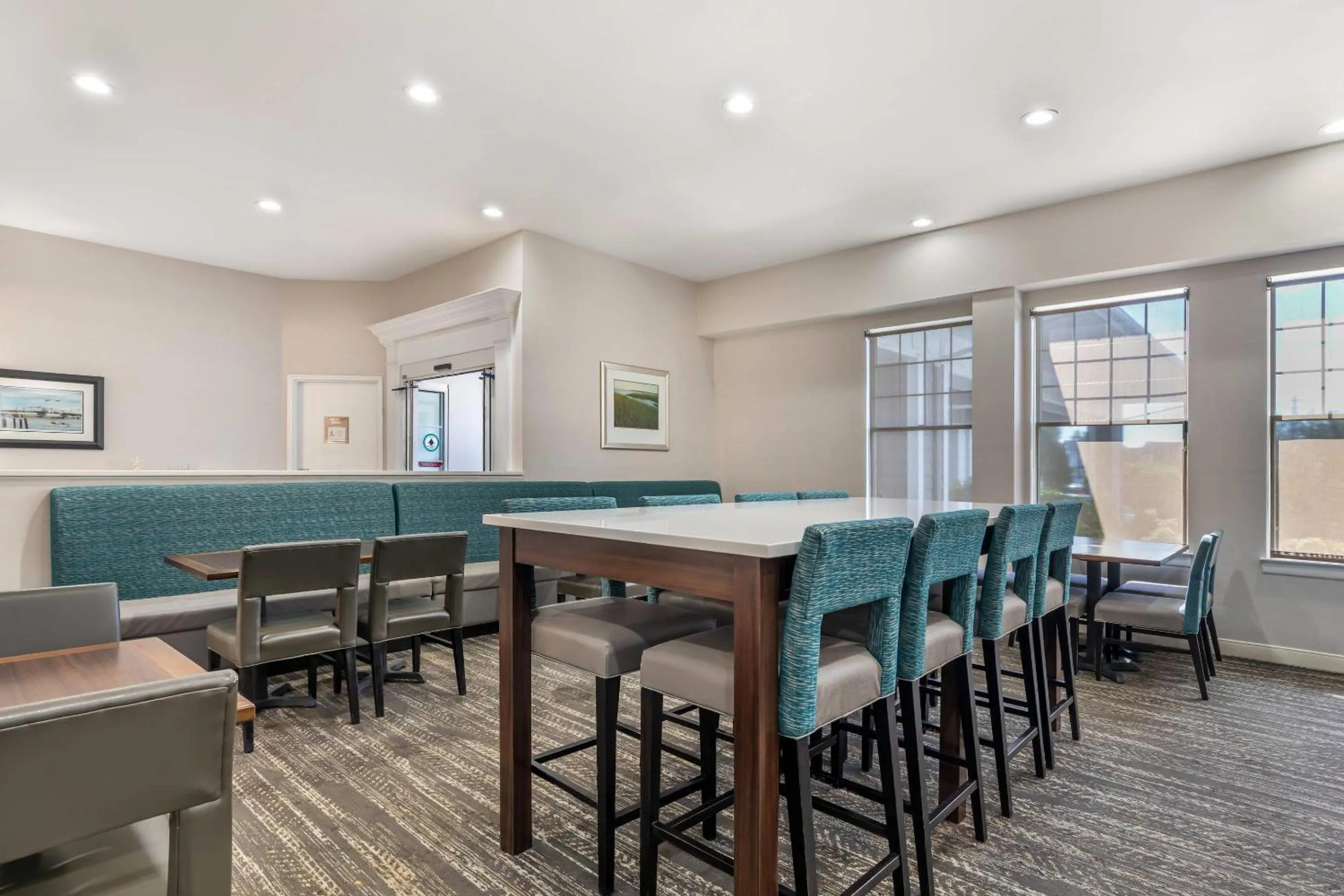 Breakfast in Comfort Suites Chincoteague Island Bayfront Resort