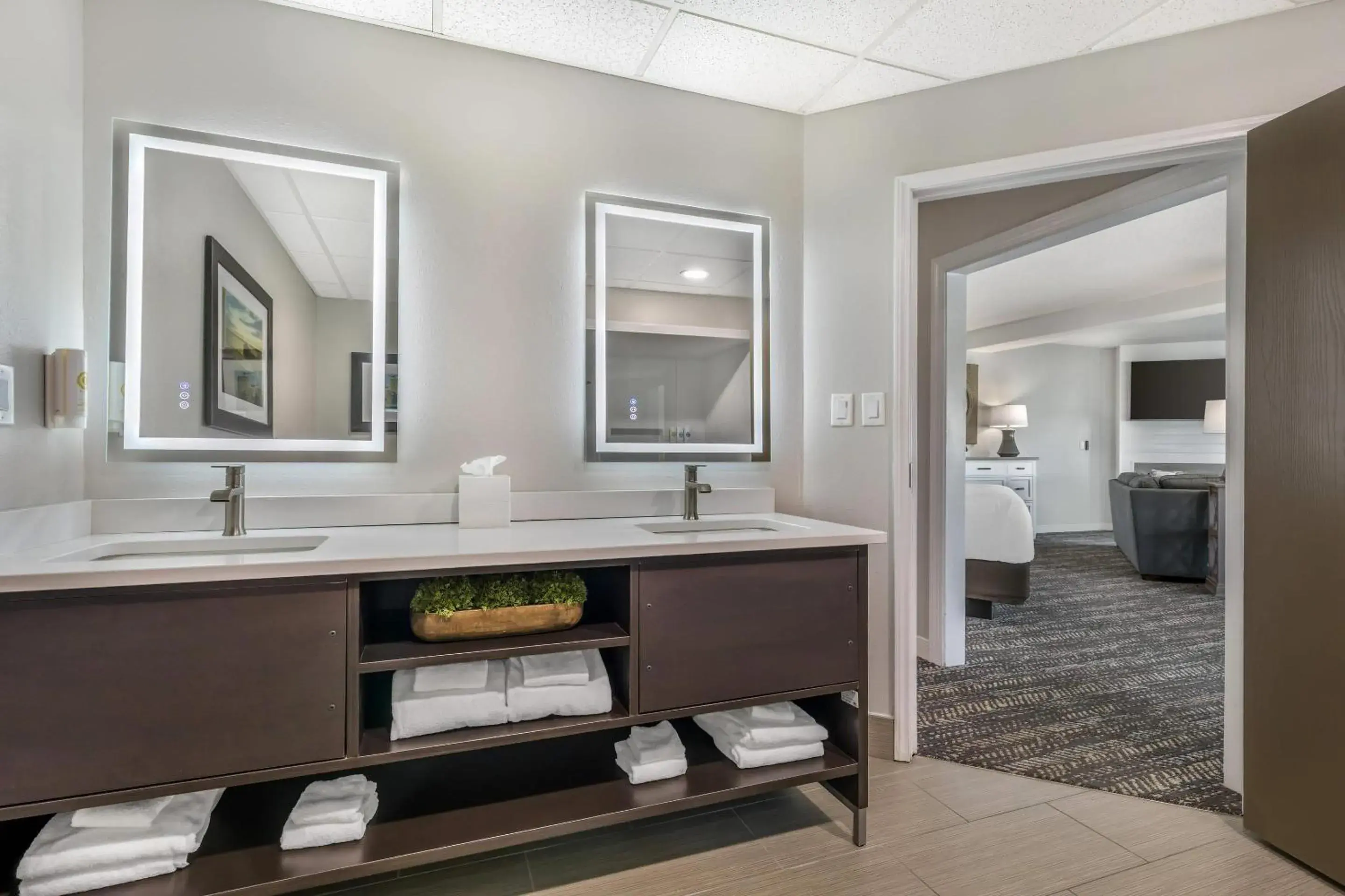 Bedroom in Comfort Suites Chincoteague Island Bayfront Resort Bedroom in Comfort Suites Chincoteague Island Bayfront Resort