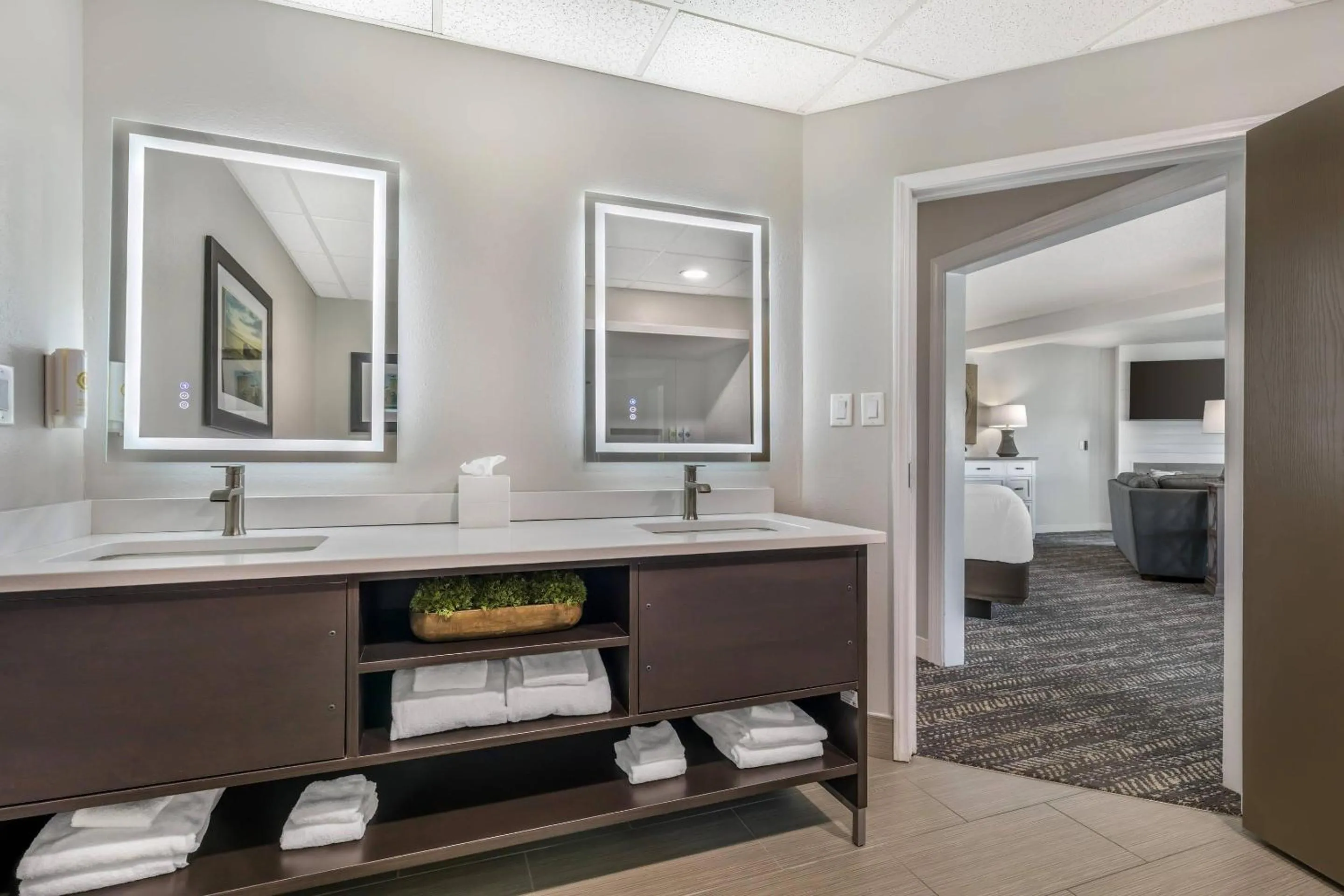 Presidential Suite in Comfort Suites Chincoteague Island Bayfront Resort