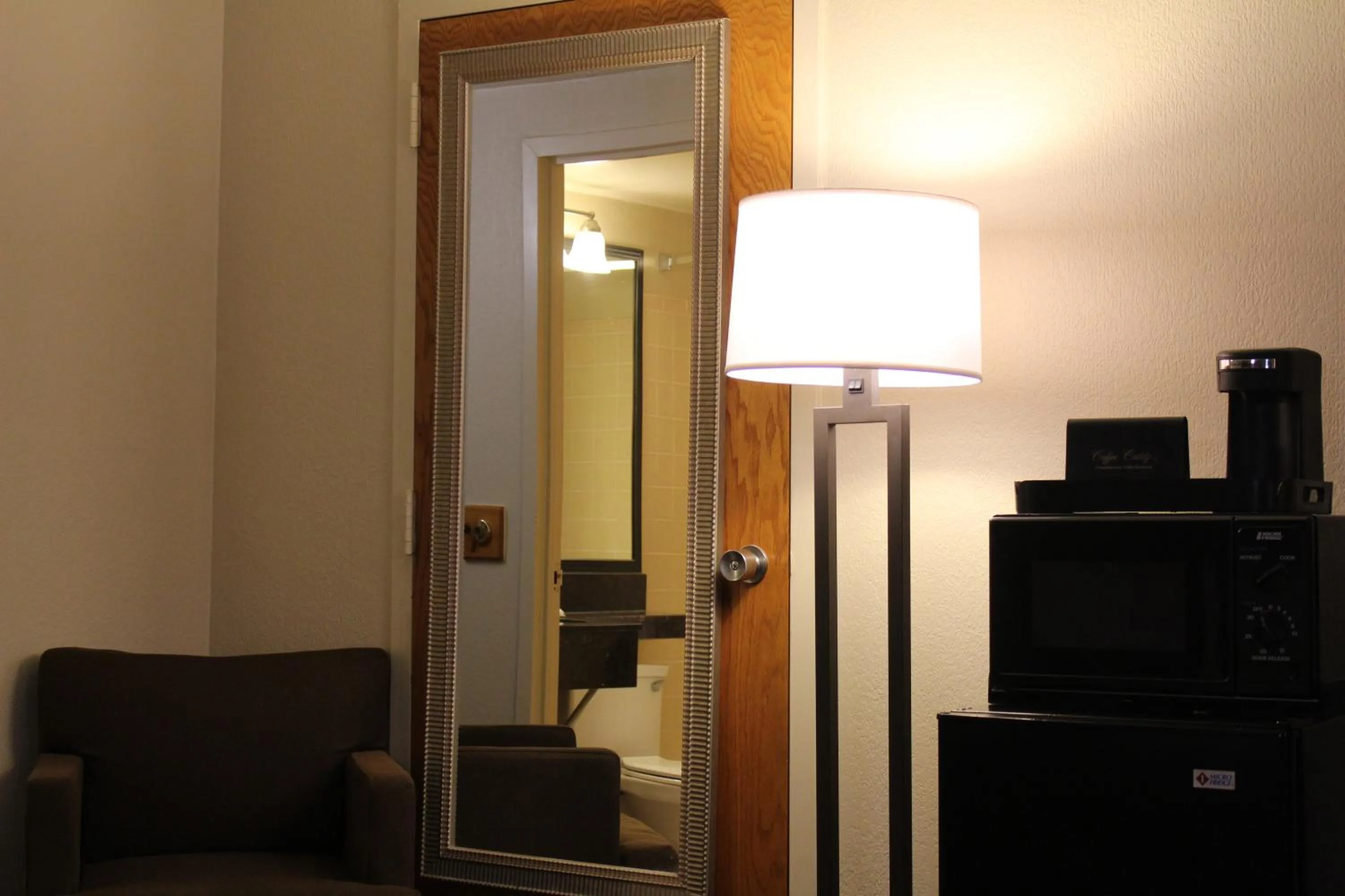 Seating area in Comfort Inn University Center