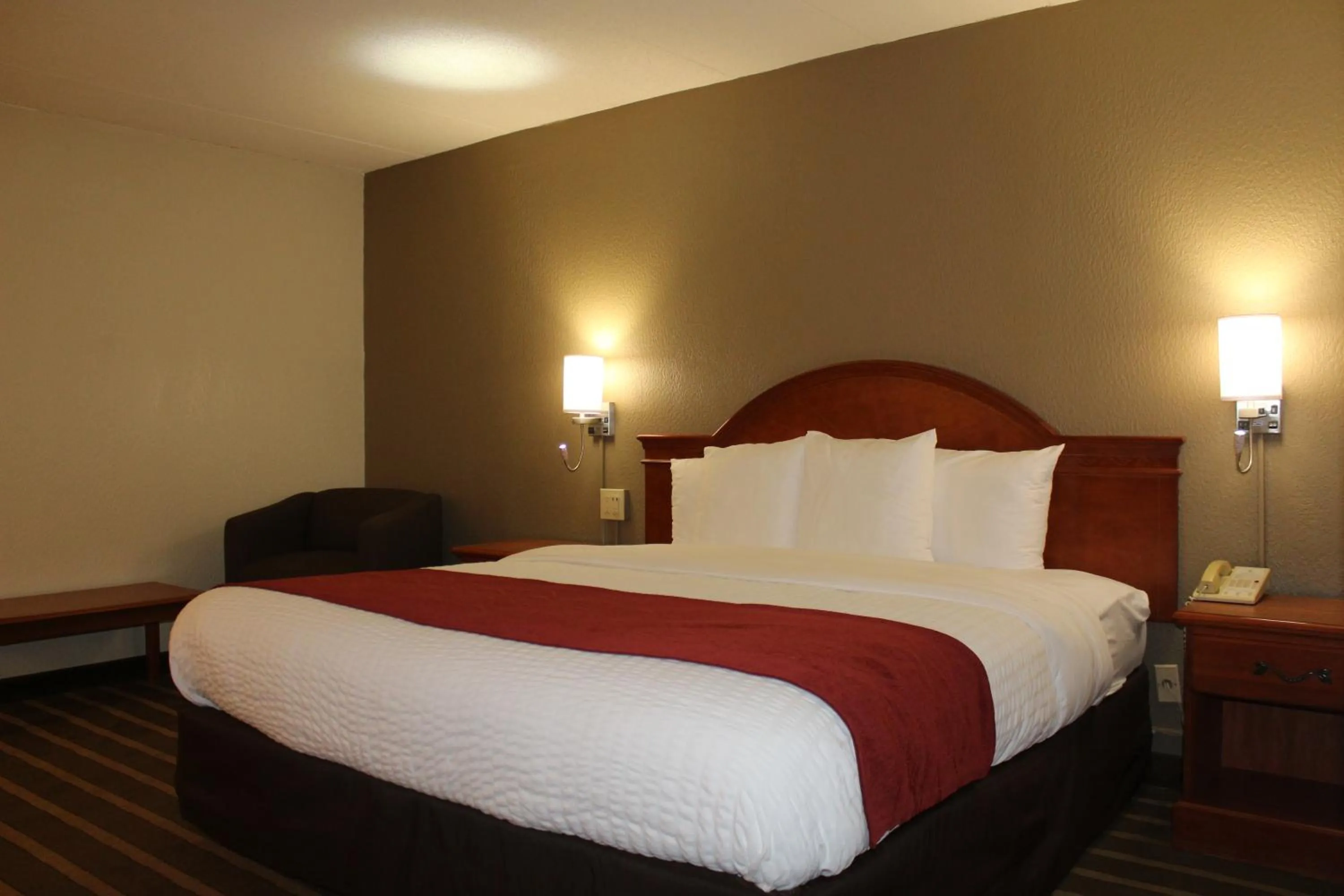 Bed in Comfort Inn University Center