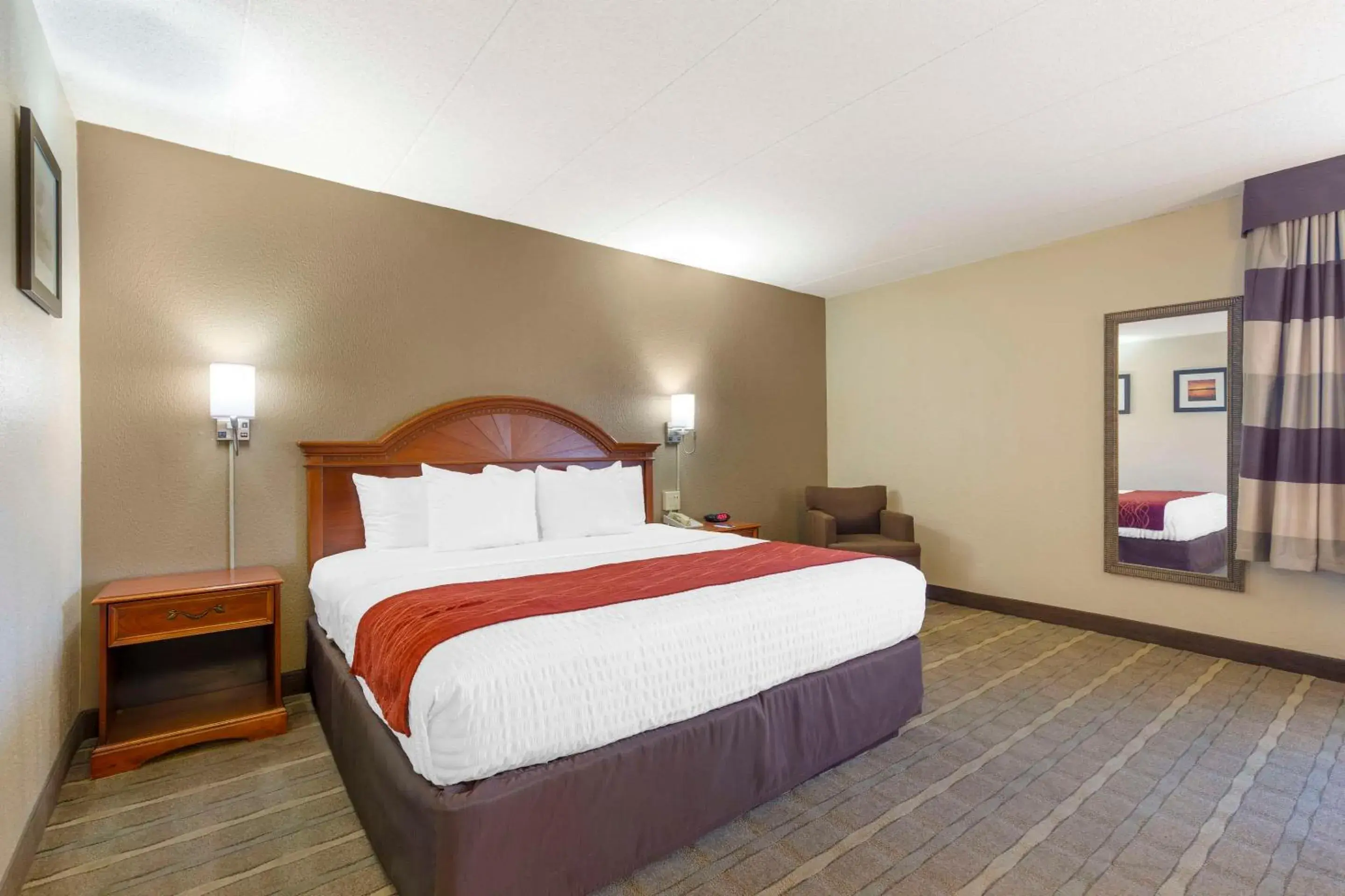 Bedroom, Bed in Comfort Inn University Center Bedroom, Bed in Comfort Inn University Center