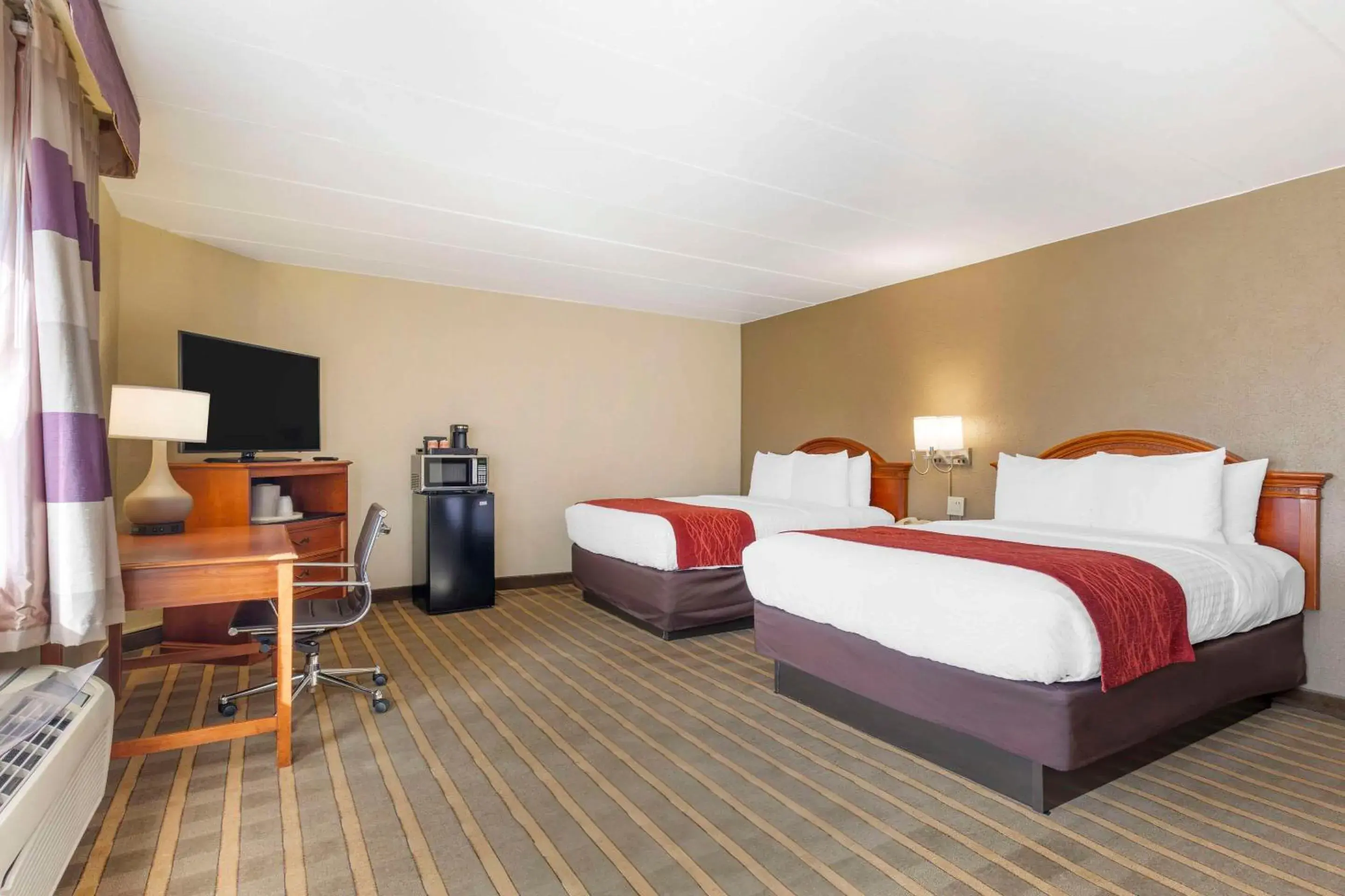 Bedroom, Bed in Comfort Inn University Center Bedroom, Bed in Comfort Inn University Center