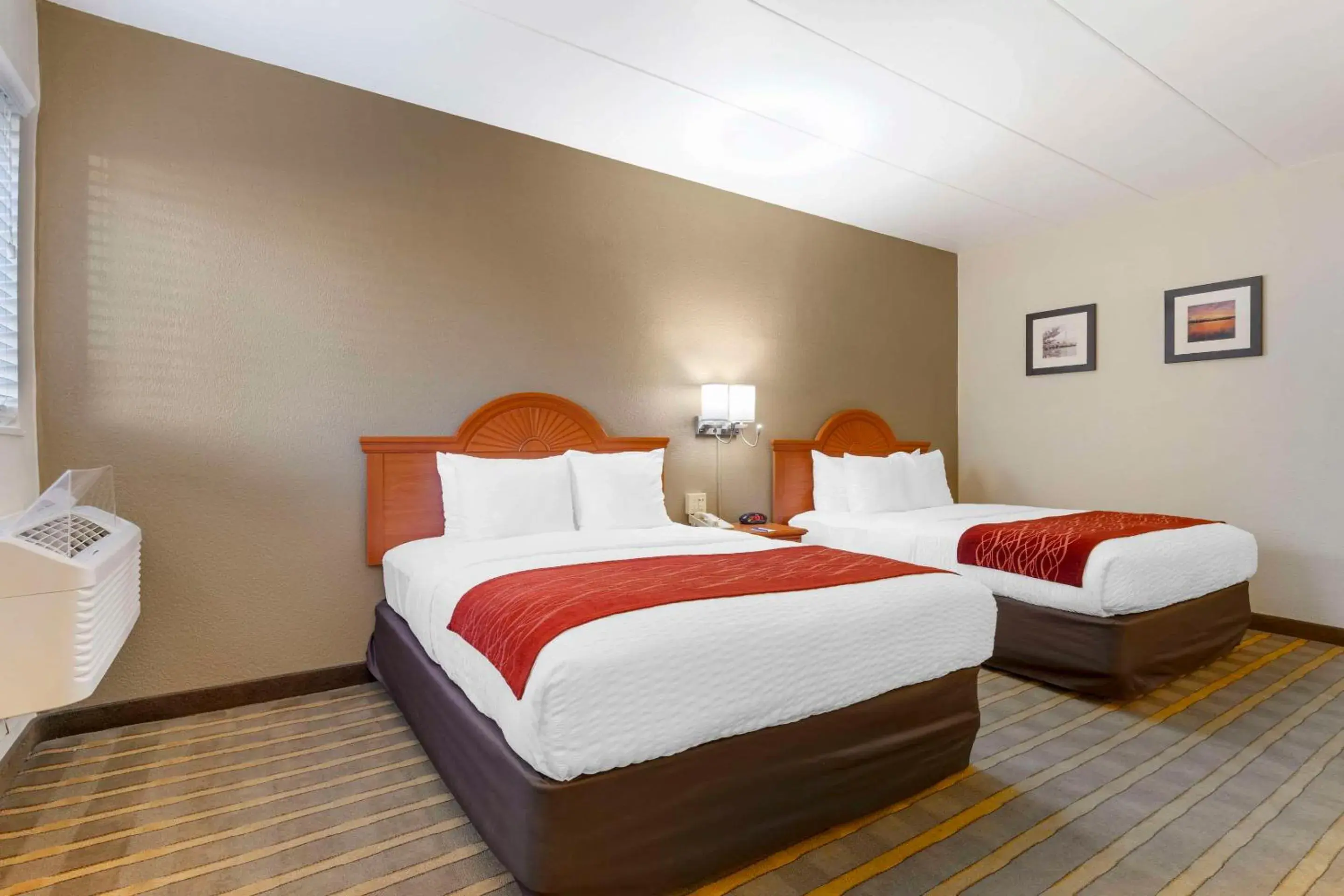 Bedroom, Bed in Comfort Inn University Center Bedroom, Bed in Comfort Inn University Center