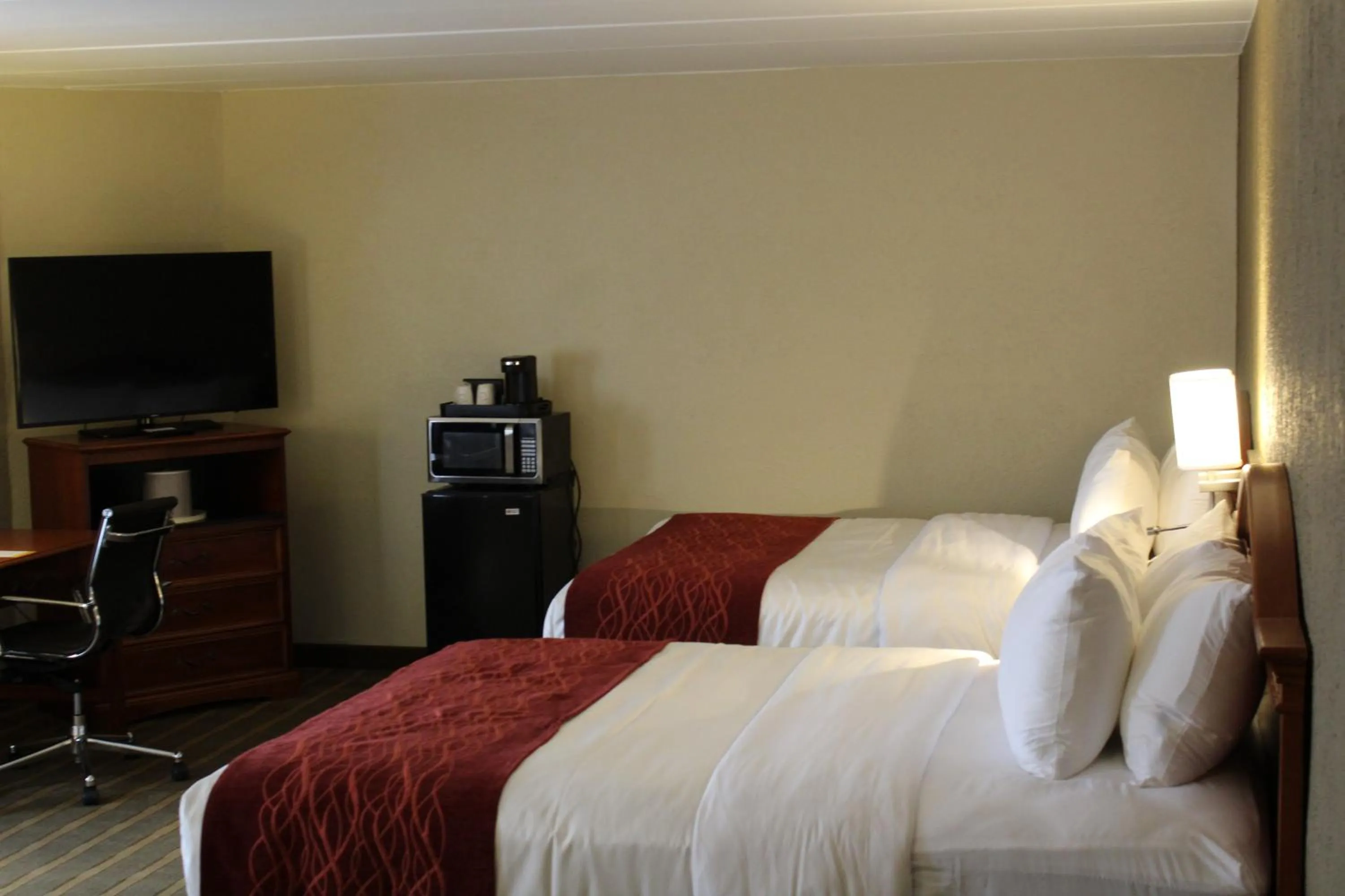 Bedroom, Bed in Comfort Inn University Center