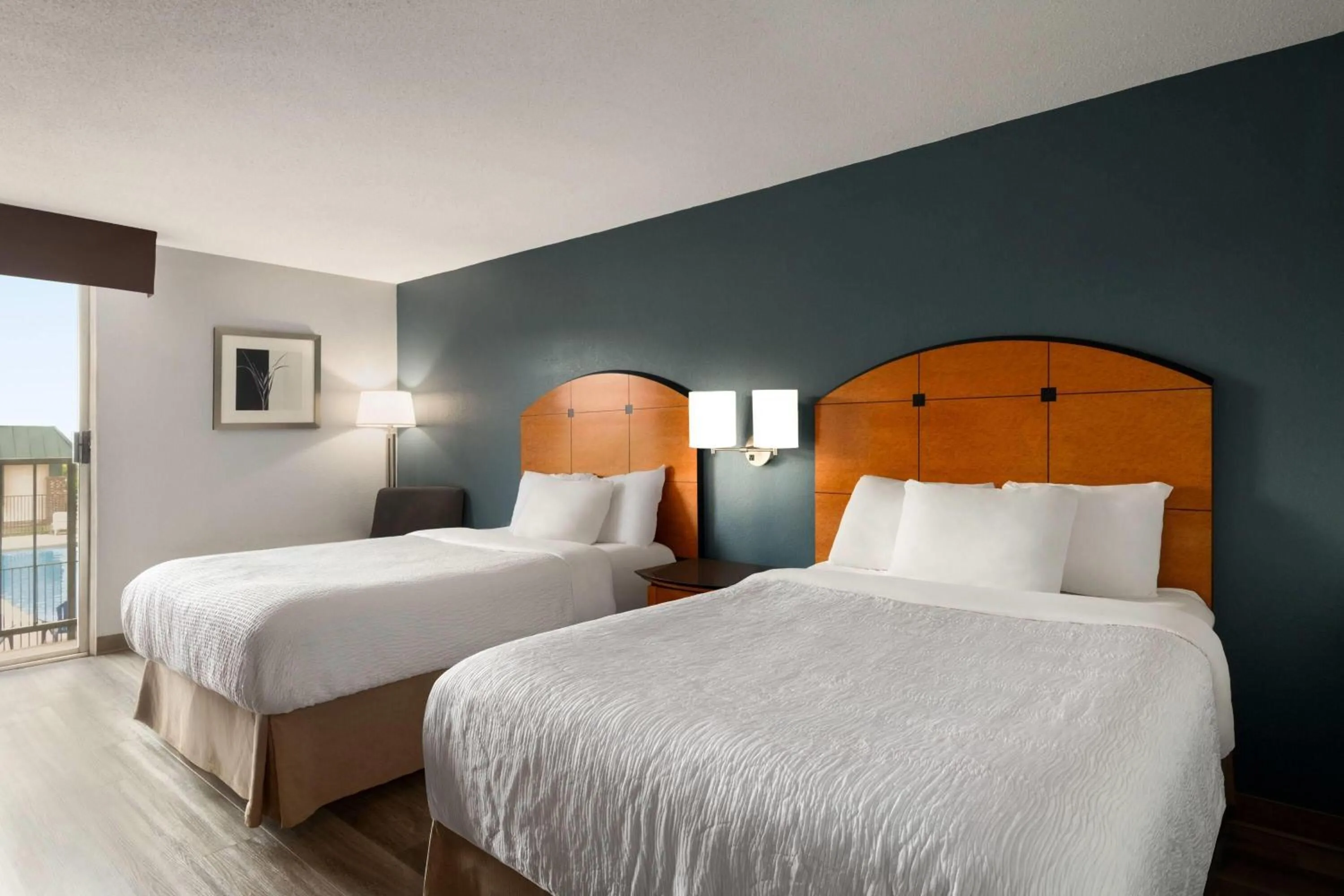 Photo of the whole room, Bed in Baymont by Wyndham Salem Roanoke Area