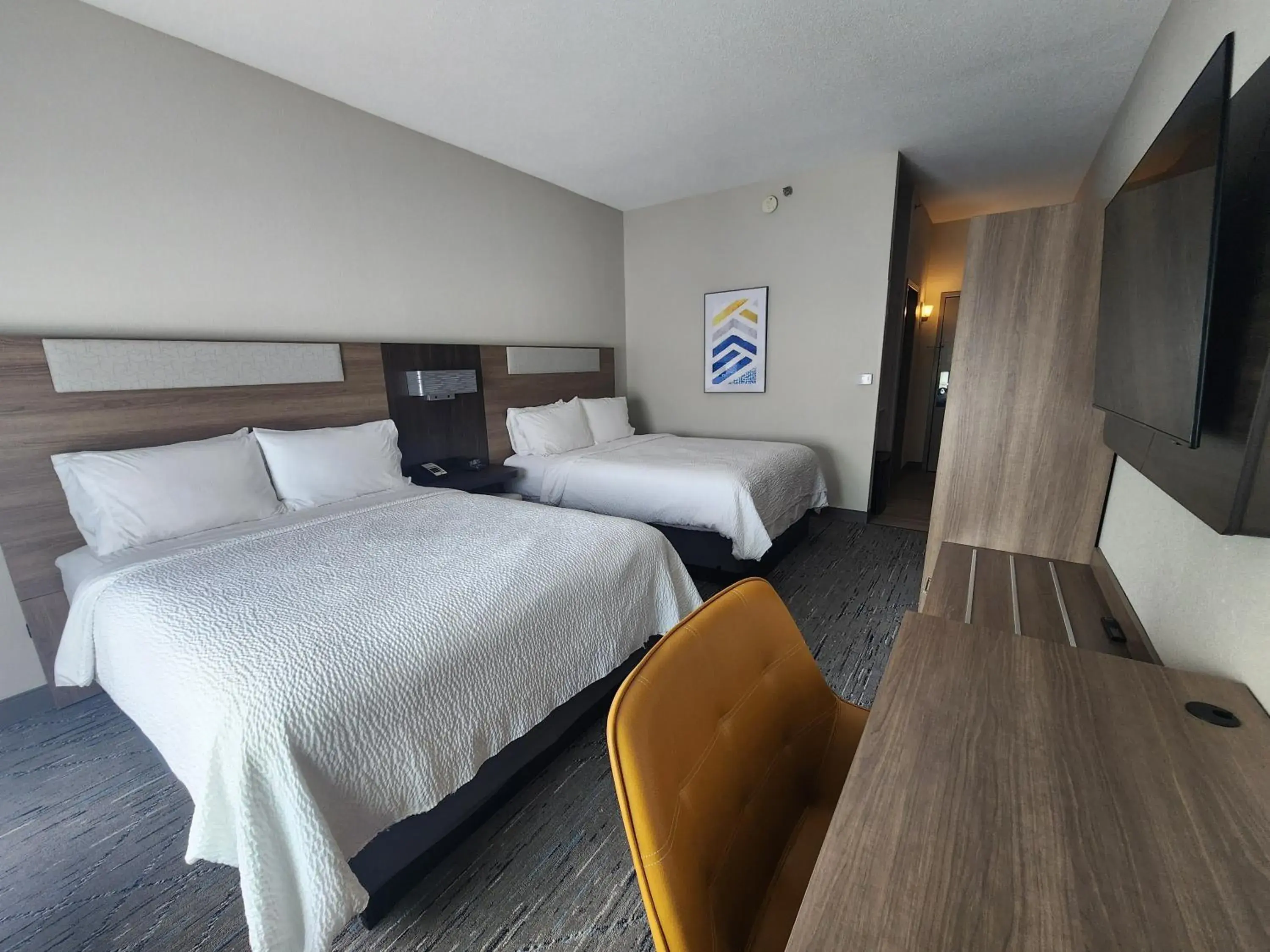 Standard Double Room with Two Double Beds - Communications Accessible in Holiday Inn Express Fredericksburg - Southpoint by IHG Standard Double Room with Two Double Beds - Communications Accessible in Holiday Inn Express Fredericksburg - Southpoint by IHG