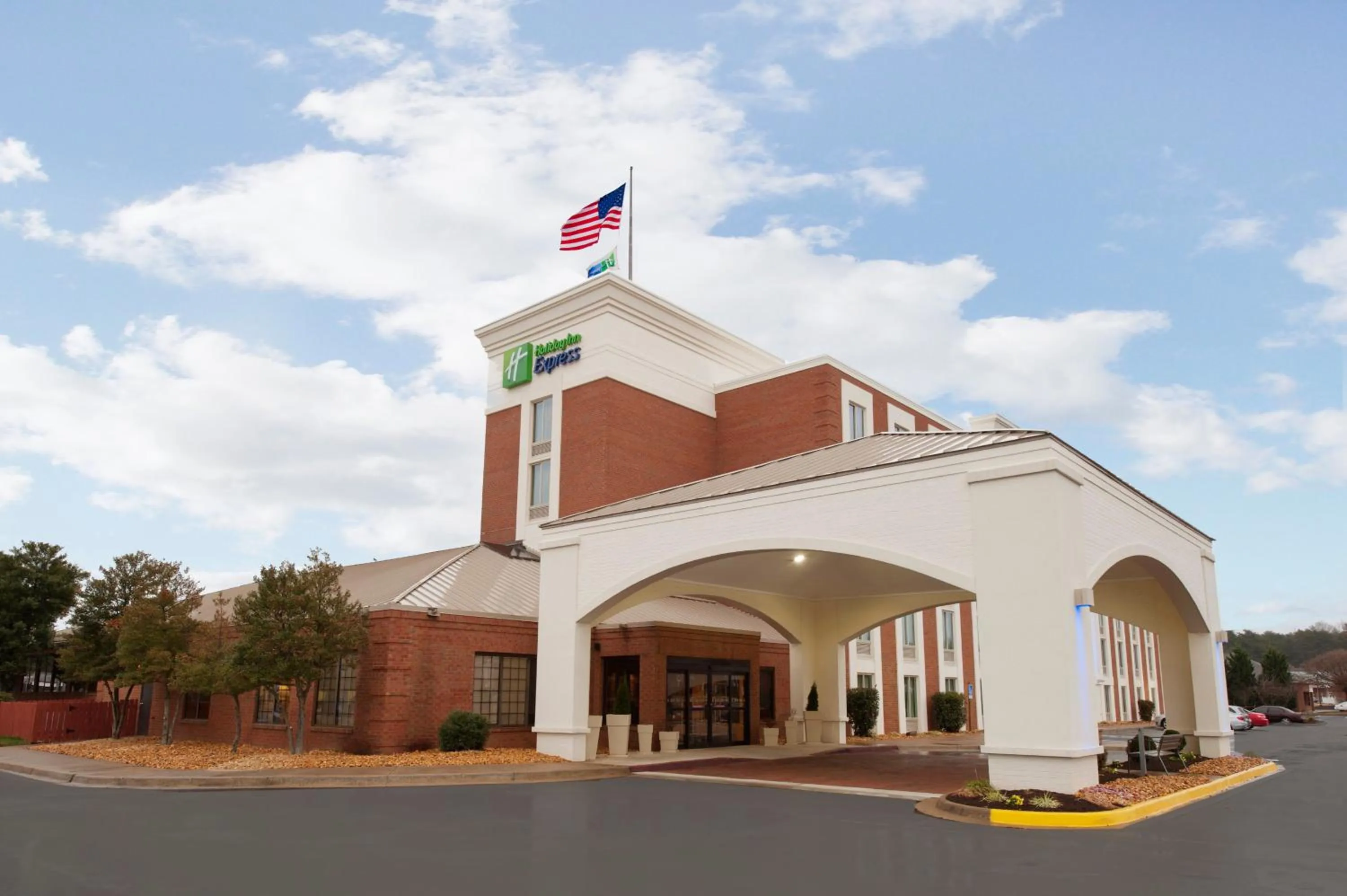 Property building in Holiday Inn Express Fredericksburg - Southpoint by IHG