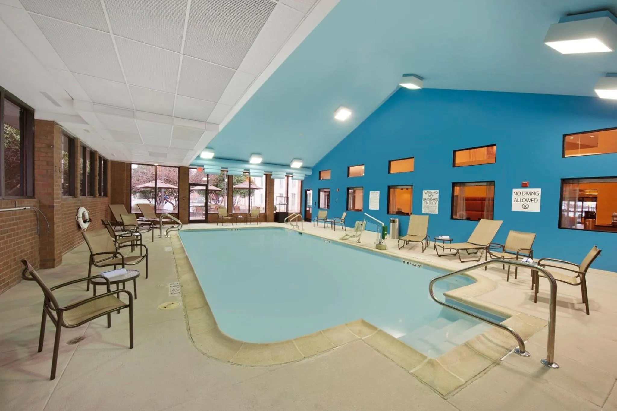 Swimming pool in Holiday Inn Express Fredericksburg - Southpoint by IHG