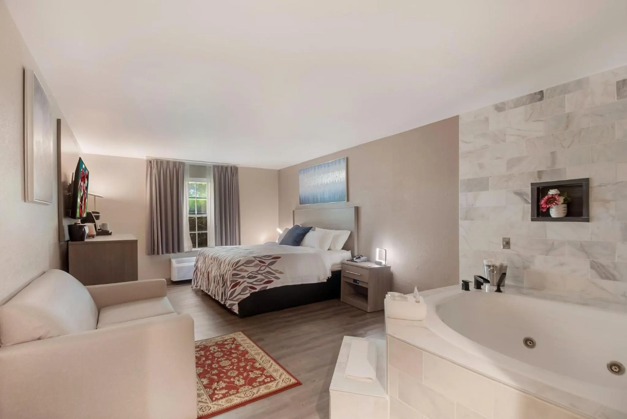 Photo of the whole room, Bed in Red Roof Inn Dahlgren - Naval Base