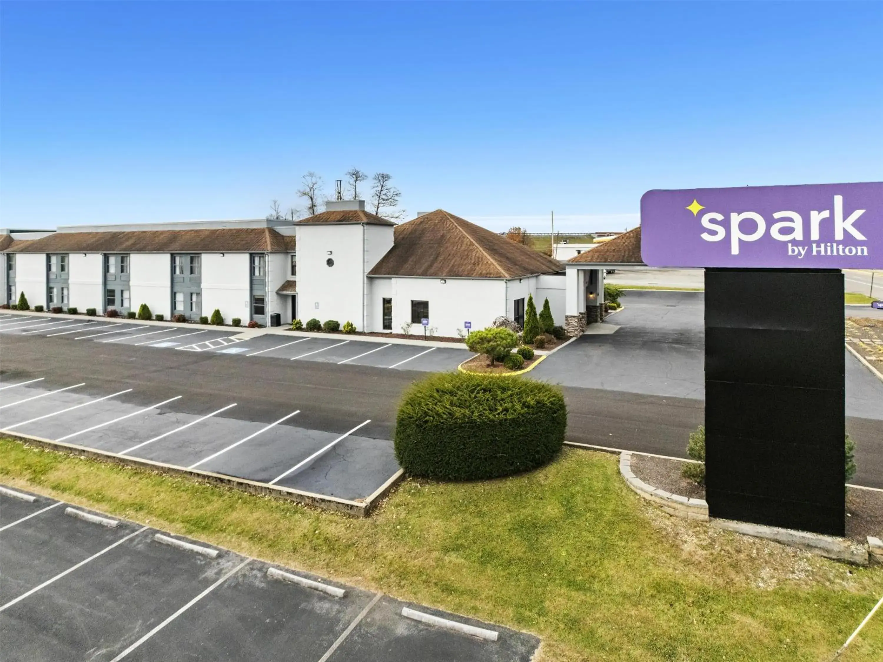 Property building in Spark by Hilton Abingdon I-81 near Fairgrounds Property building in Spark by Hilton Abingdon I-81 near Fairgrounds