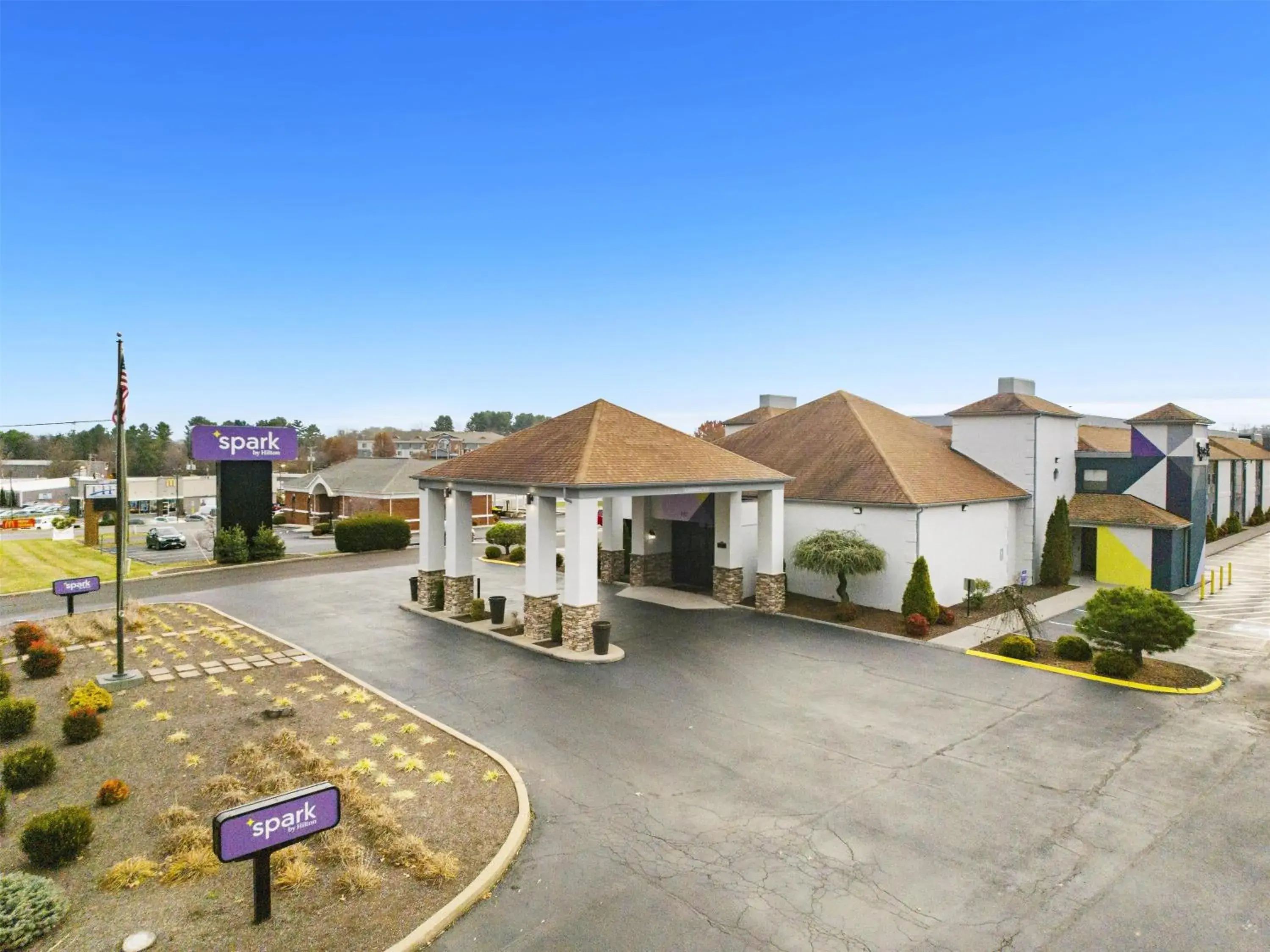 Property building in Spark by Hilton Abingdon I-81 near Fairgrounds Property building in Spark by Hilton Abingdon I-81 near Fairgrounds