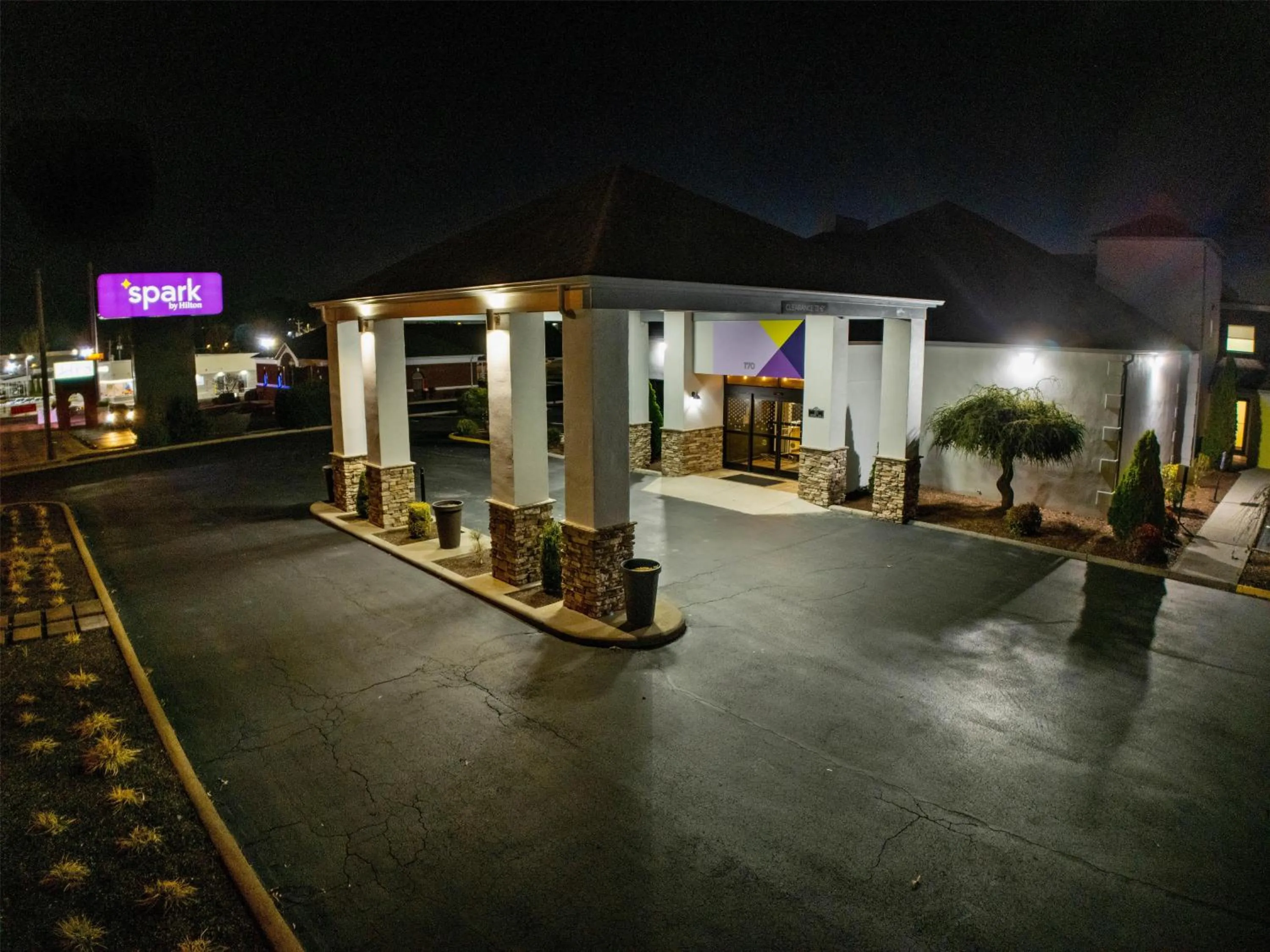 Property building in Spark by Hilton Abingdon I-81 near Fairgrounds