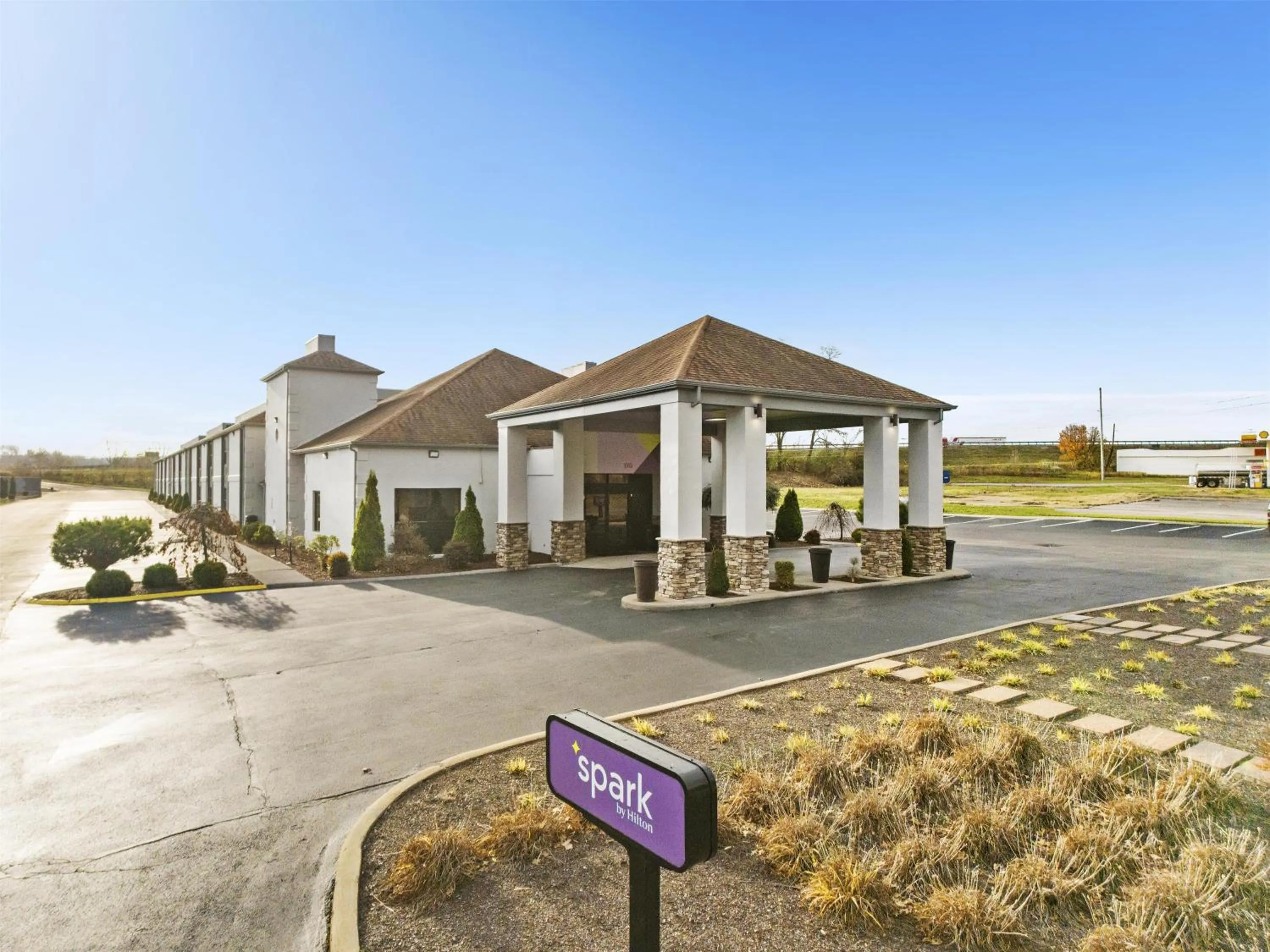 Property building in Spark by Hilton Abingdon I-81 near Fairgrounds