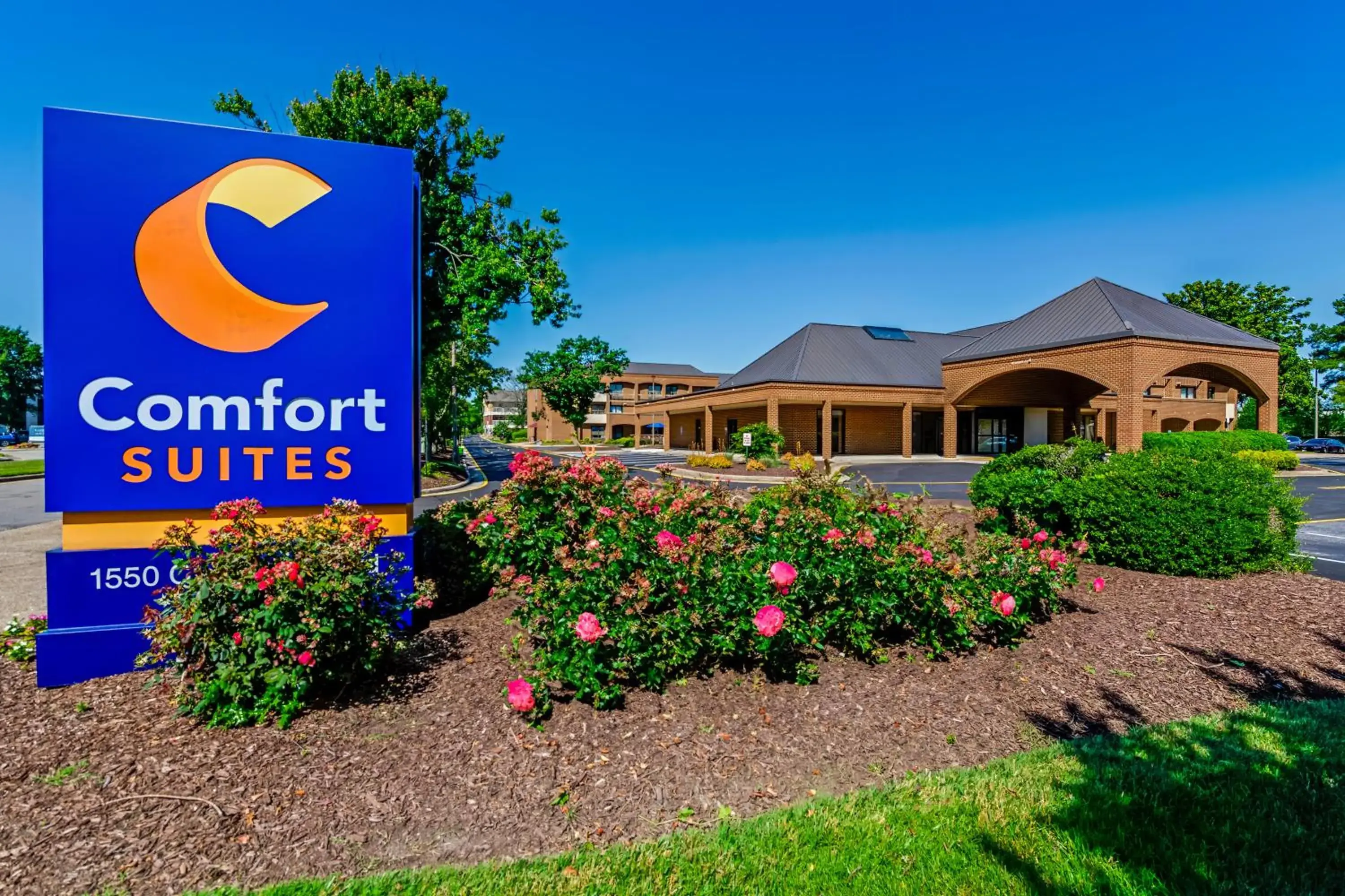 Property building in Comfort Suites Chesapeake - Norfolk Property building in Comfort Suites Chesapeake - Norfolk