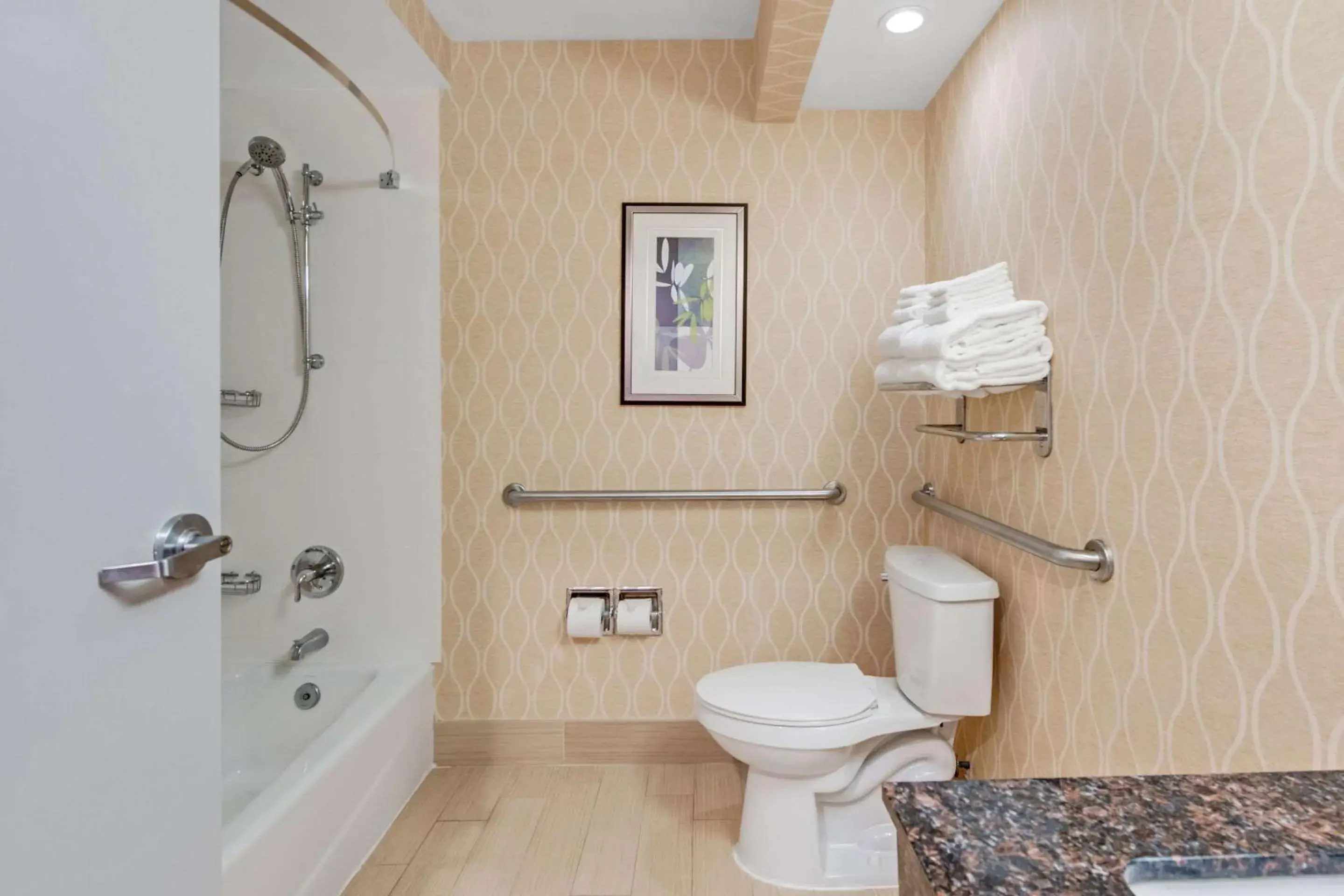 Bedroom in Comfort Suites Chesapeake - Norfolk Bedroom in Comfort Suites Chesapeake - Norfolk