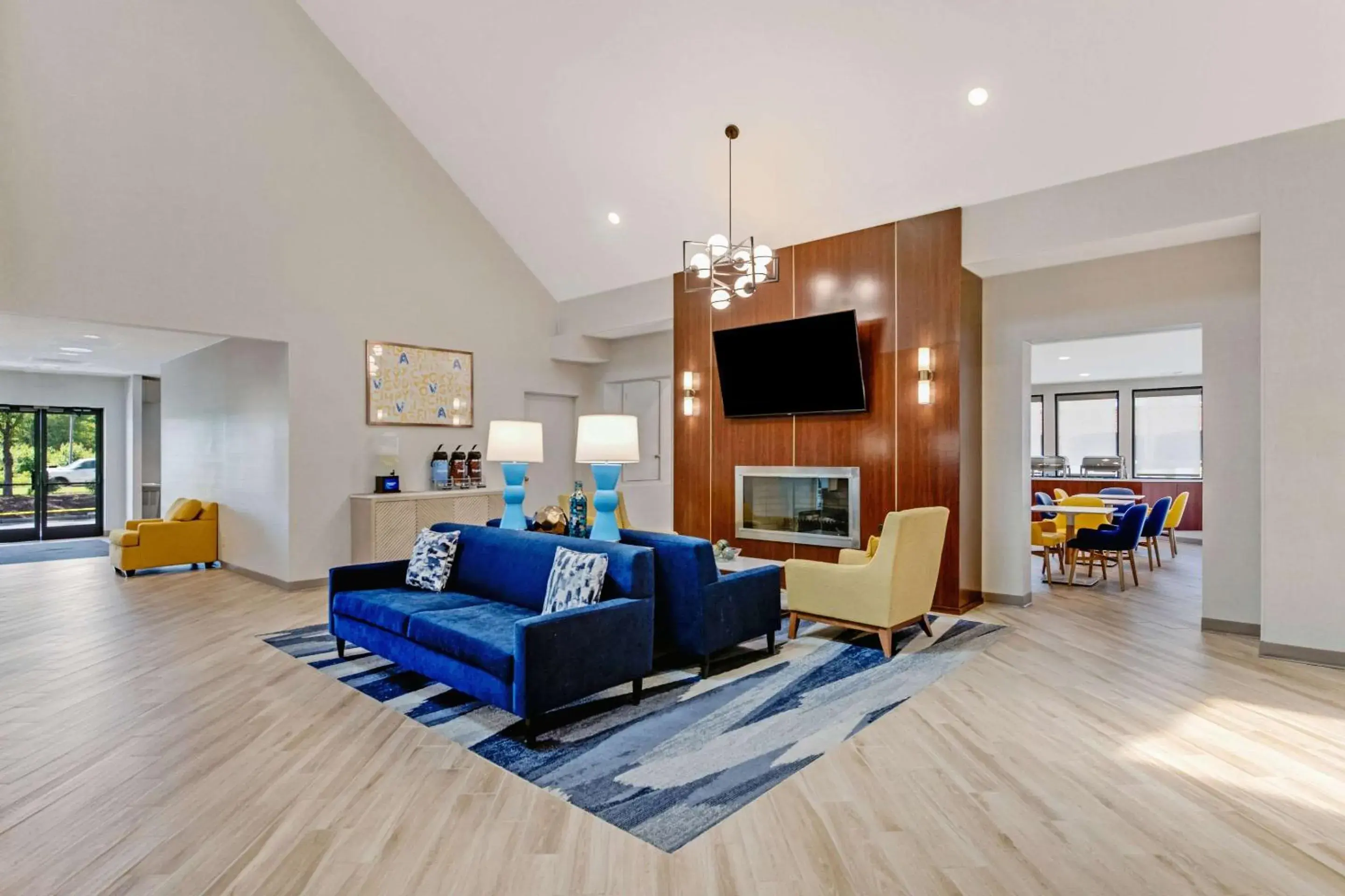 Lobby or reception in Comfort Suites Chesapeake - Norfolk Lobby or reception in Comfort Suites Chesapeake - Norfolk