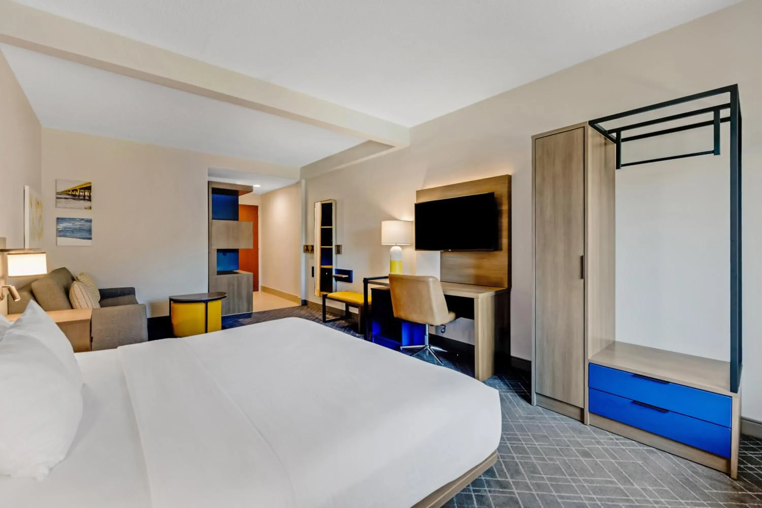 Bedroom, Bed in Comfort Suites Chesapeake - Norfolk Bedroom, Bed in Comfort Suites Chesapeake - Norfolk