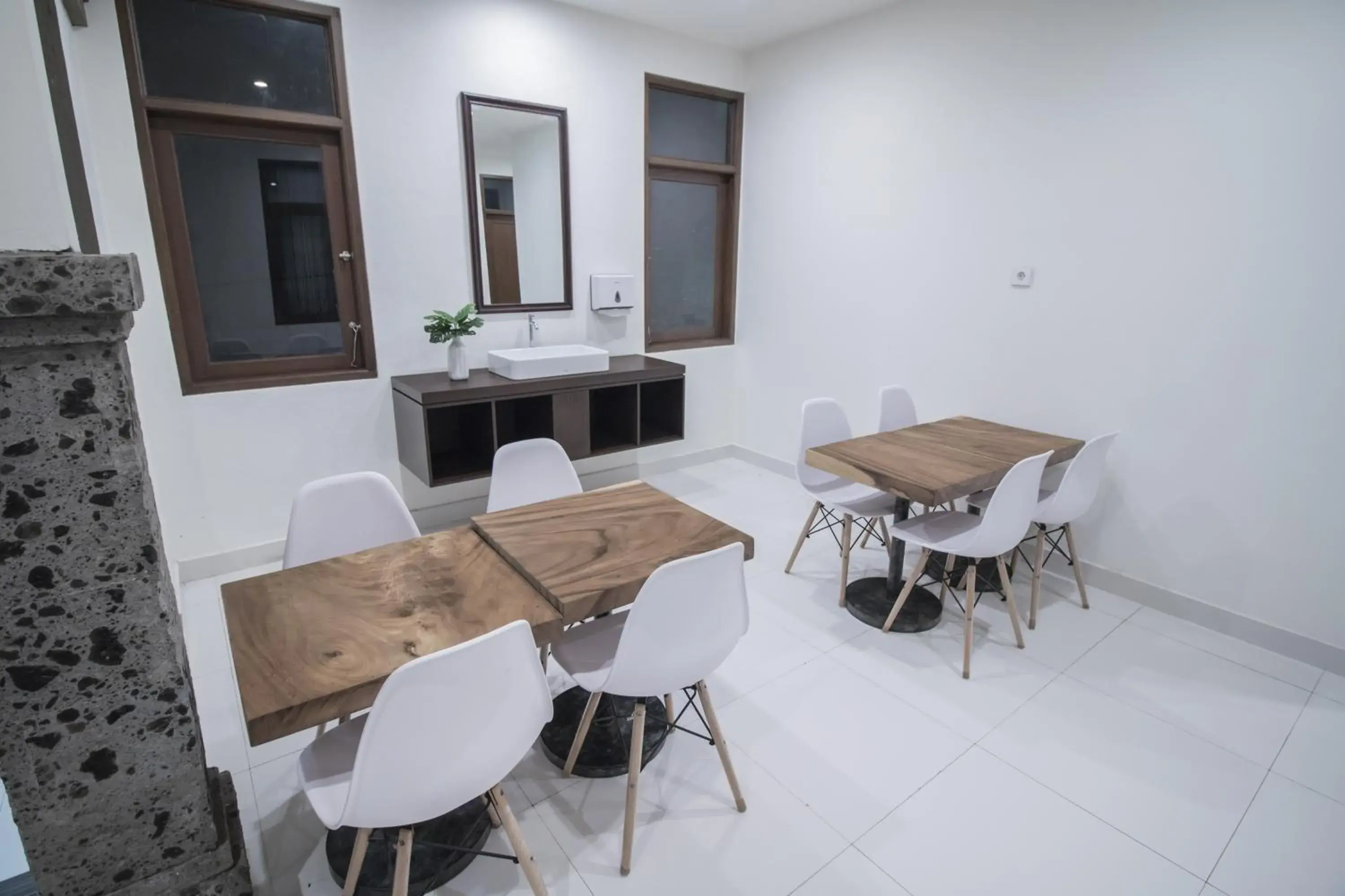 Restaurant/places to eat in Kak Garden Inn Restaurant/places to eat in Kak Garden Inn